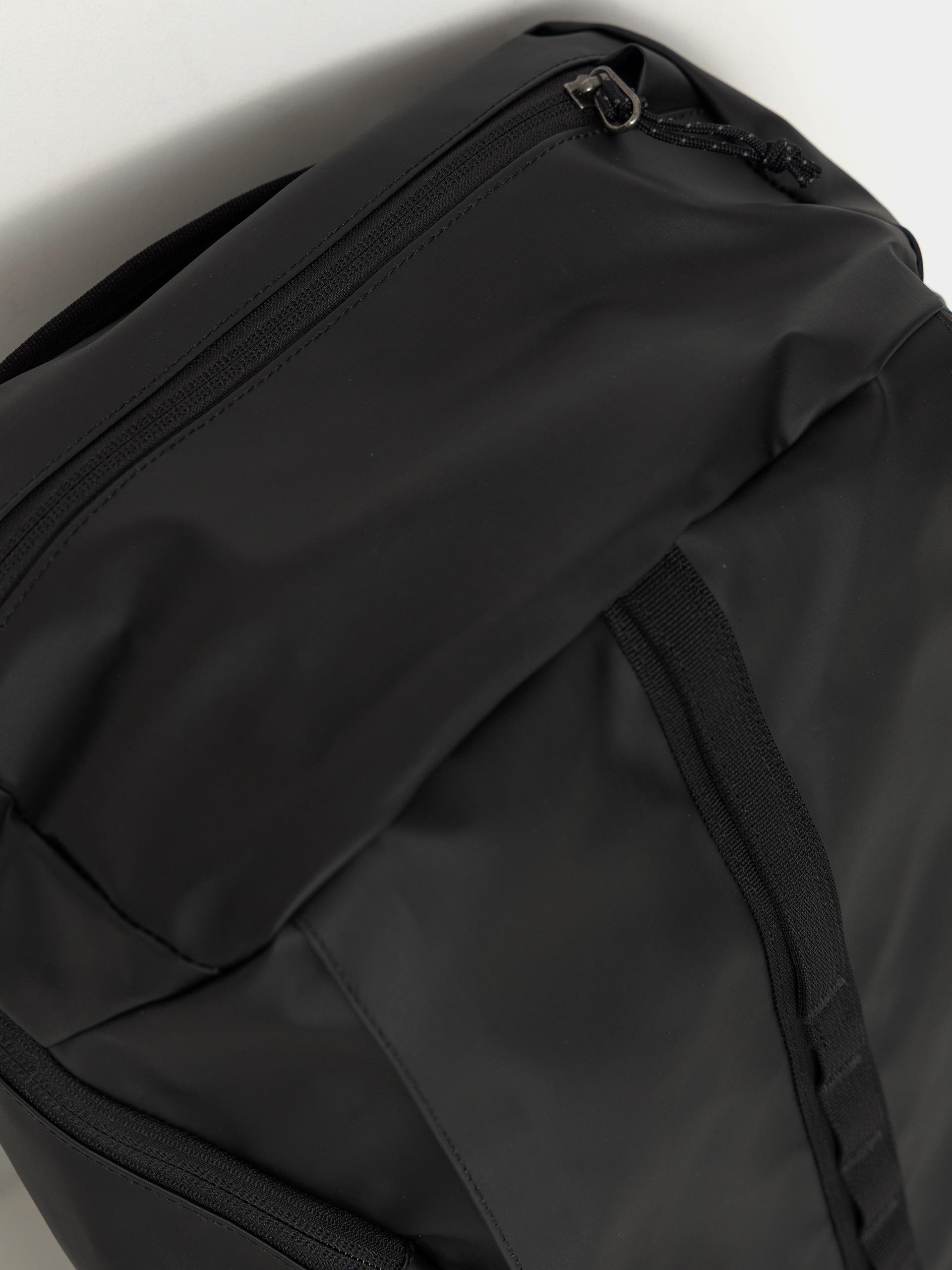 Hátizsák Patagonia Black Hole Pack 25L (black w/black)