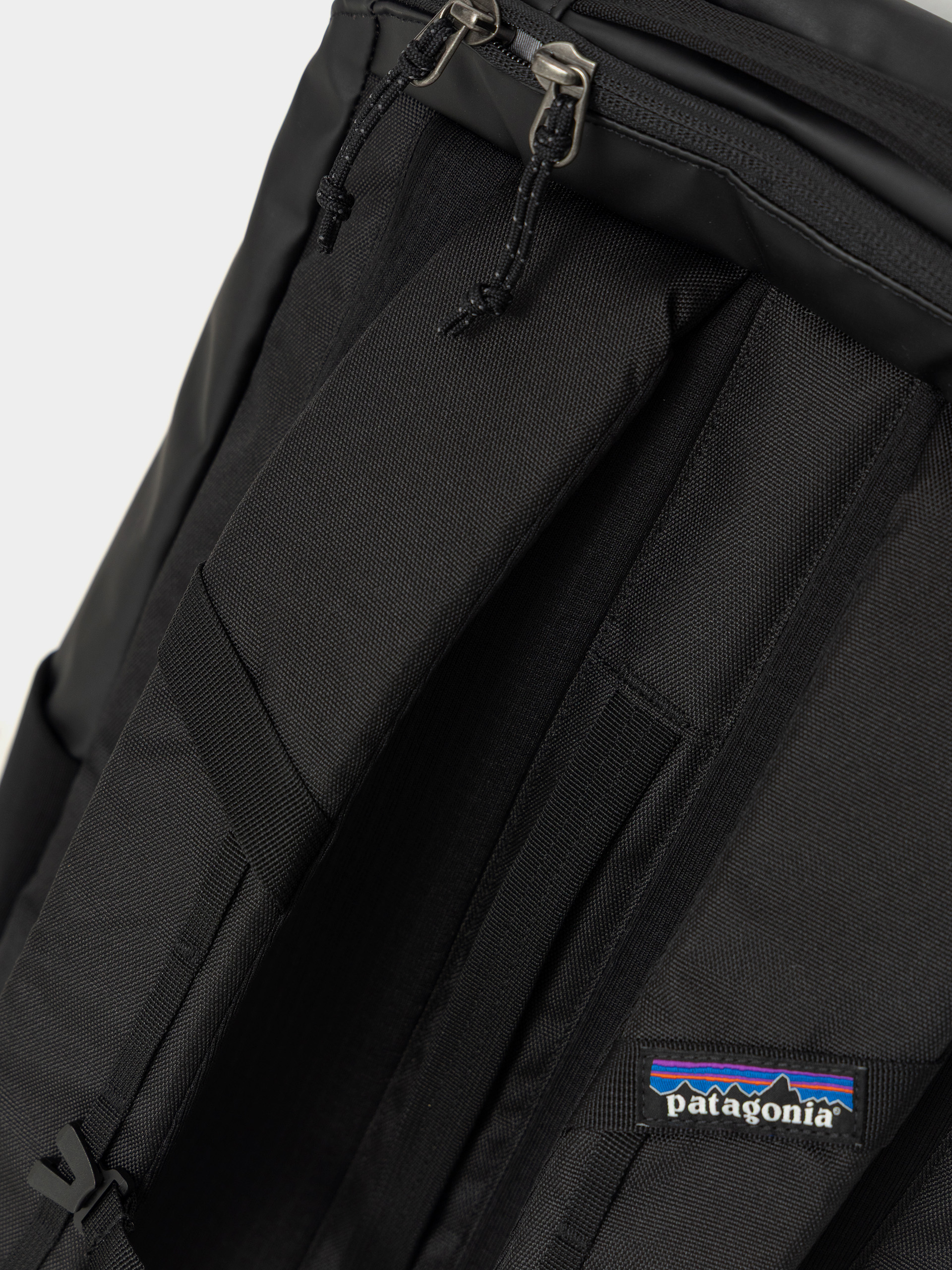 Hátizsák Patagonia Black Hole Pack 25L (black w/black)