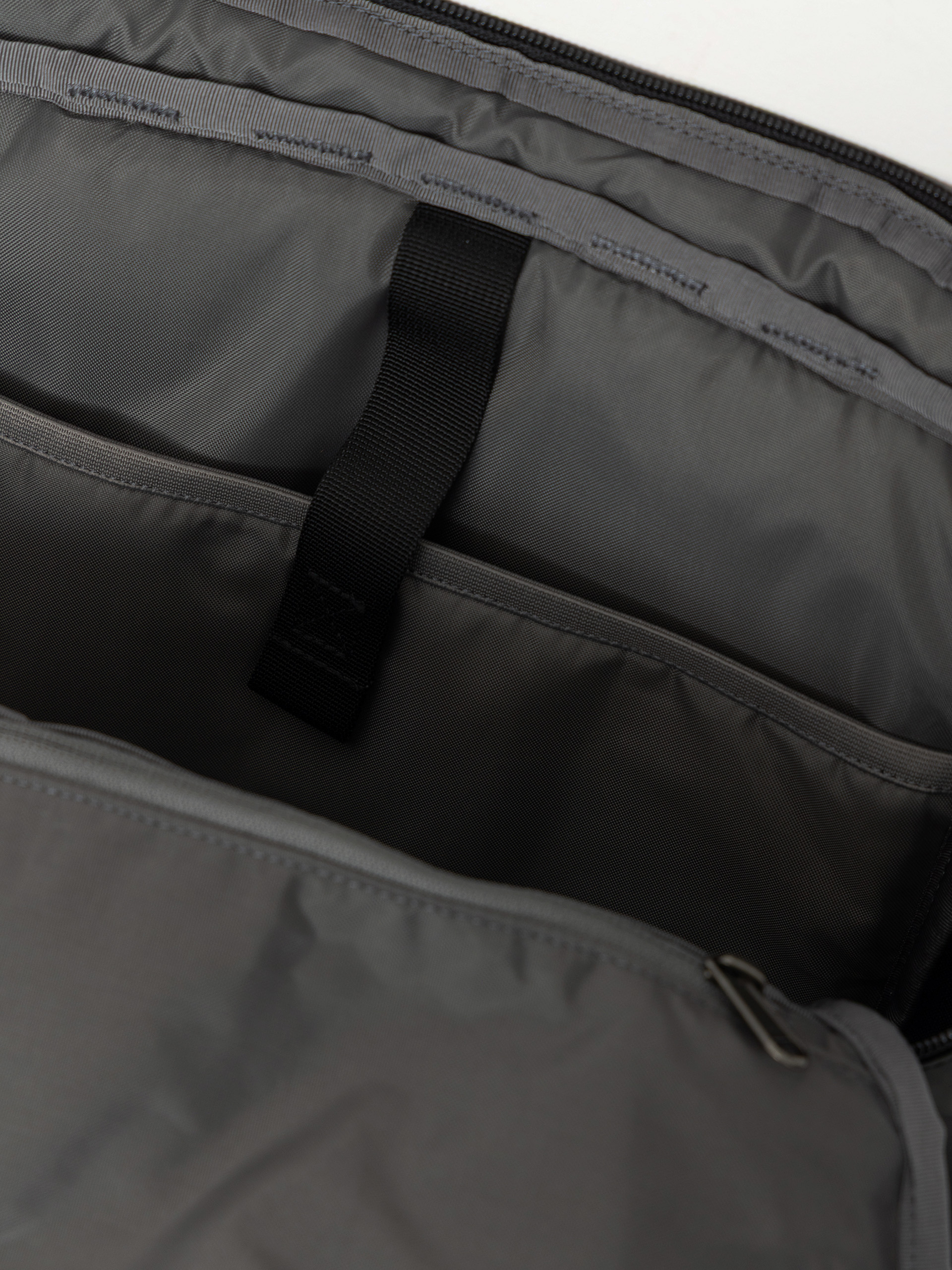 Hátizsák Patagonia Black Hole Pack 25L (black w/black)