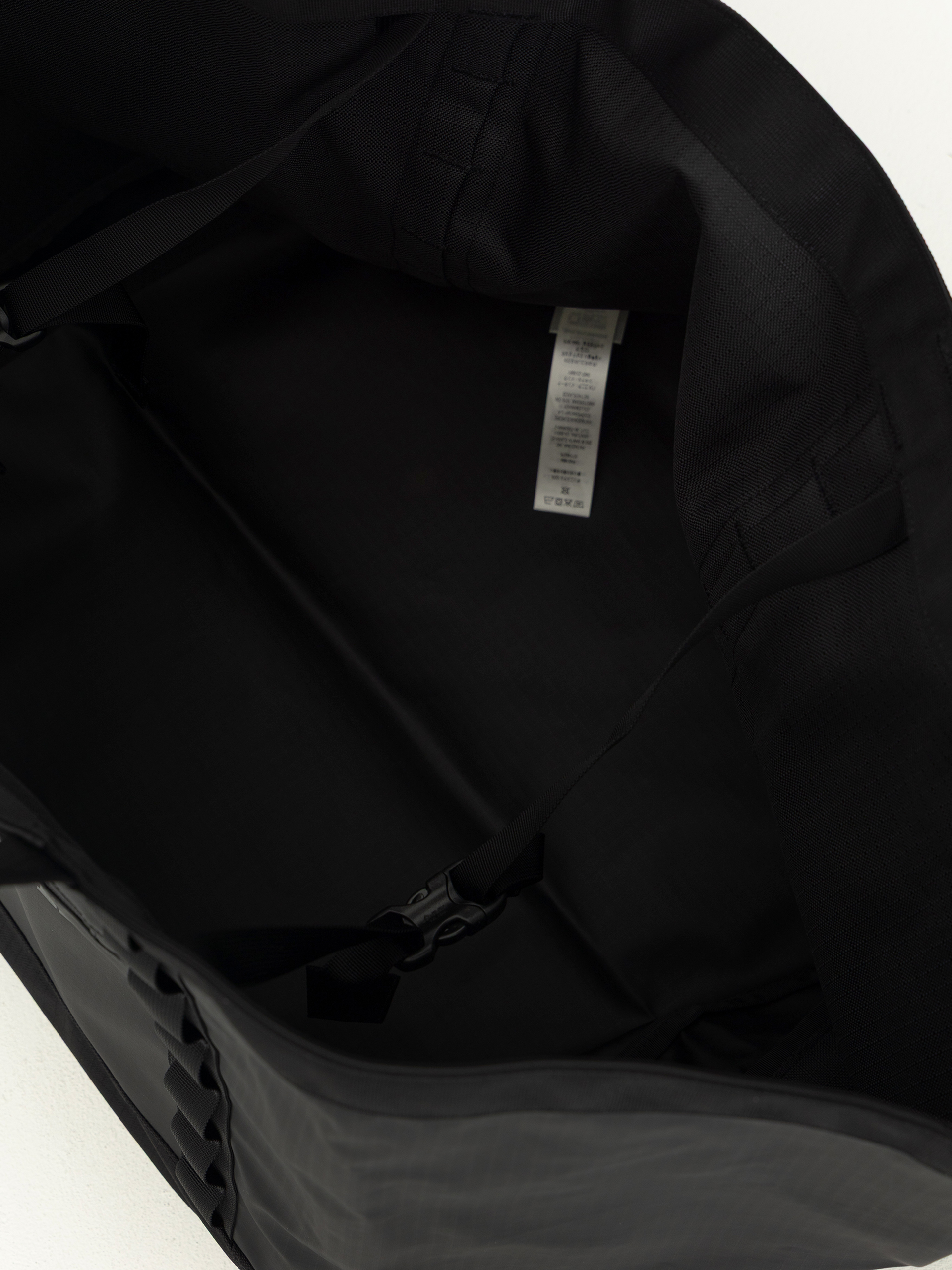 Táska Patagonia Black Hole Gear Tote (black w/black)