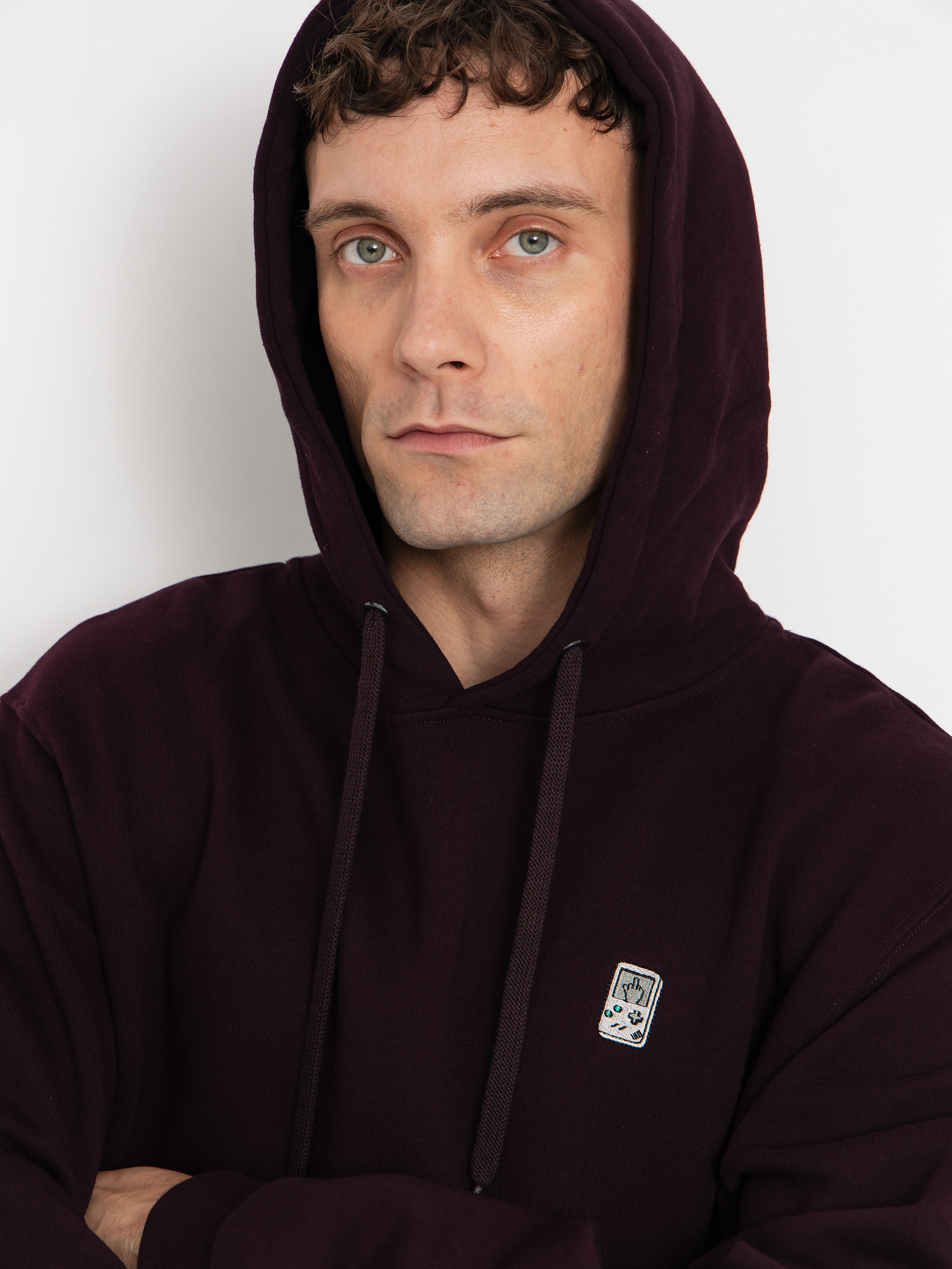 Kapucnis pulóver Iriedaily Play Different HD (aubergine)