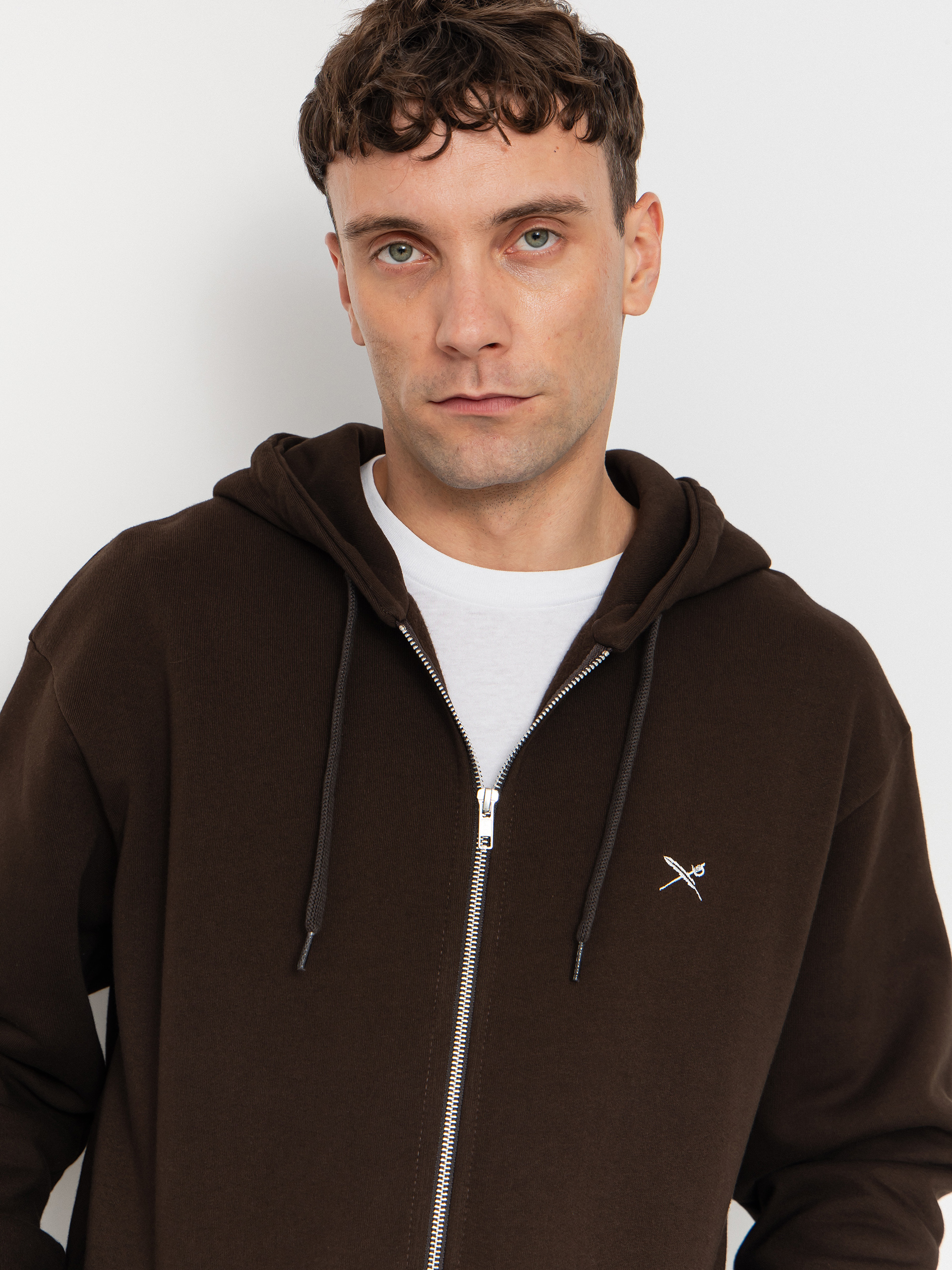 Kapucnis pulóver Iriedaily Mini Flag 2 ZHD (dark coffee)