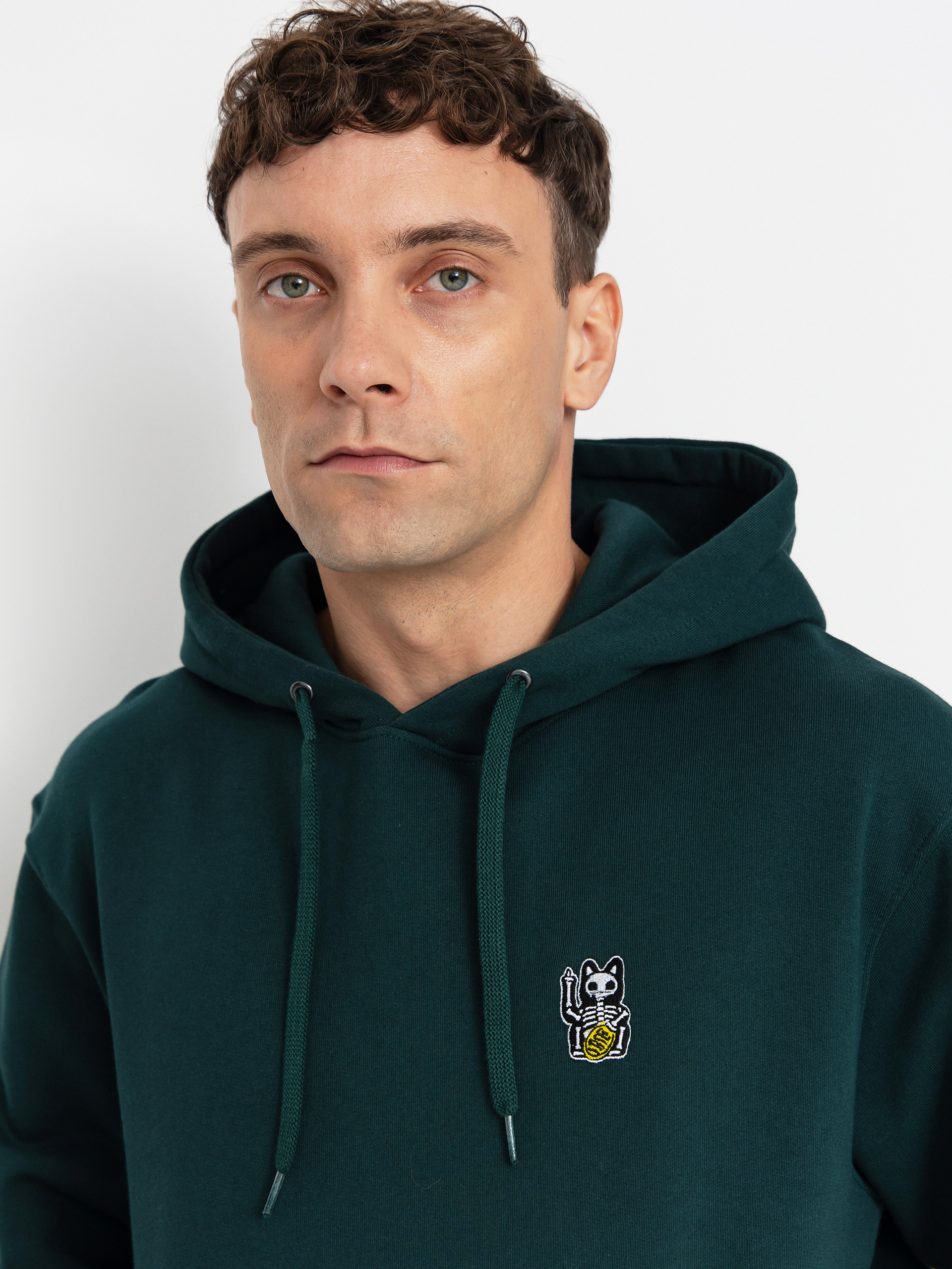 Kapucnis pulóver Iriedaily Bone Cat HD (nightforest)