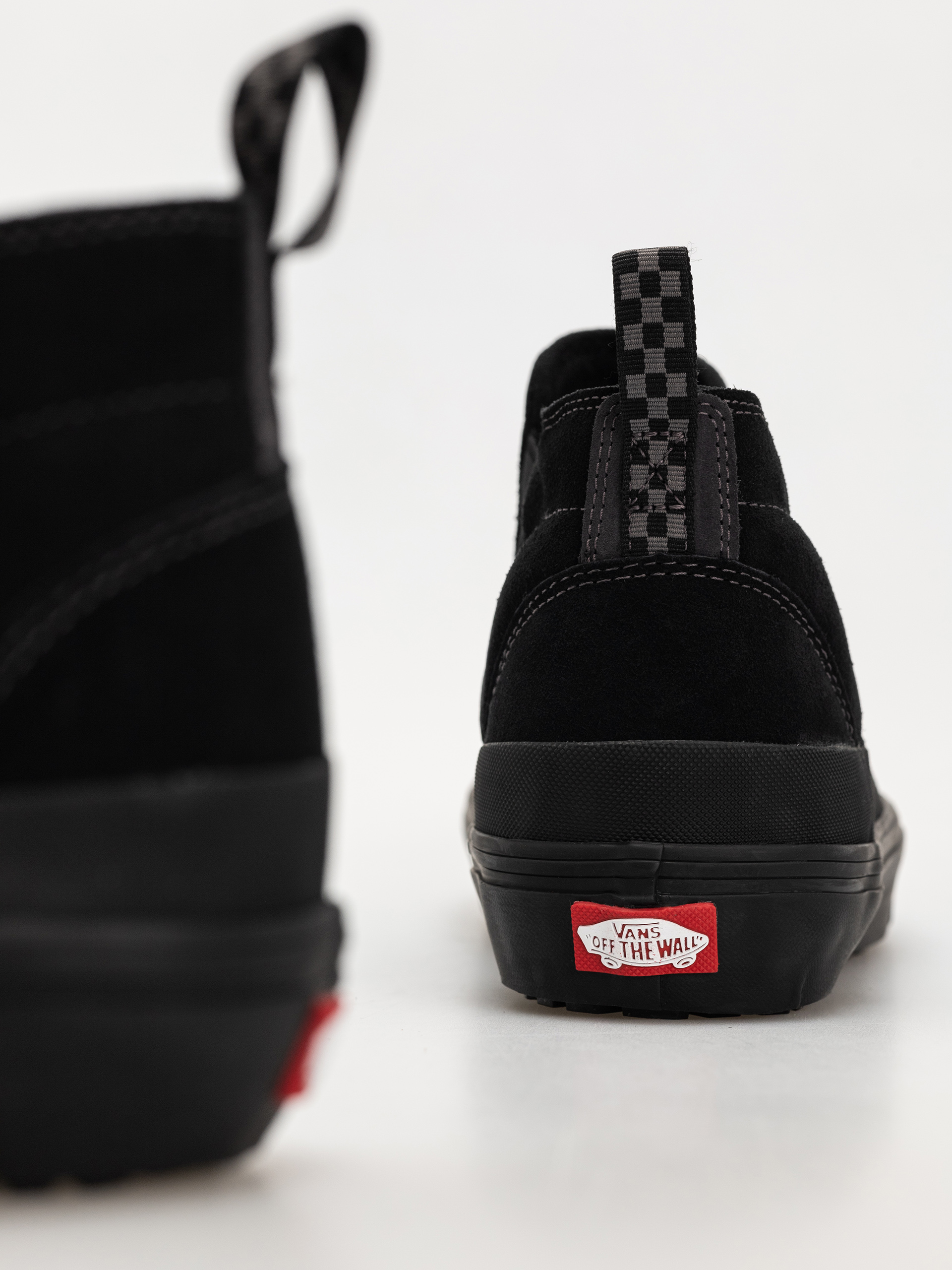 Vans Mte Mid Slip Insulated Cipők (black)