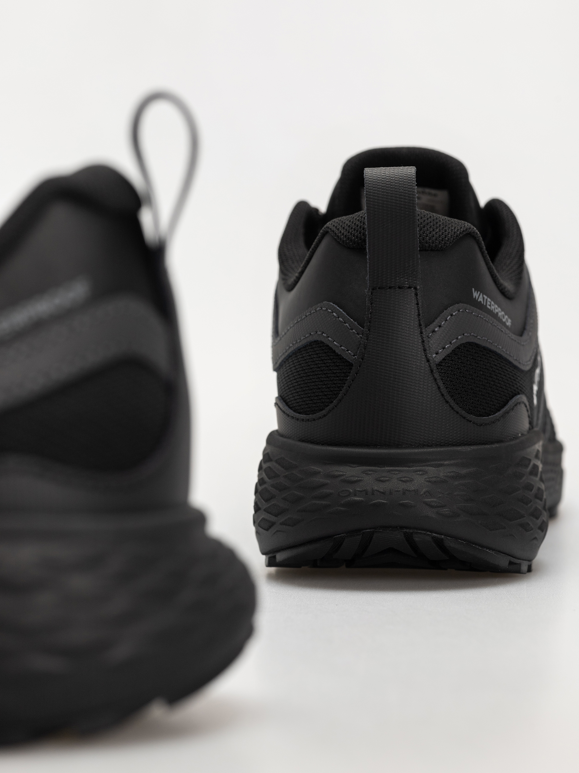 Columbia Peakfreak Roam Waterproof Cipők (black/silver grey)