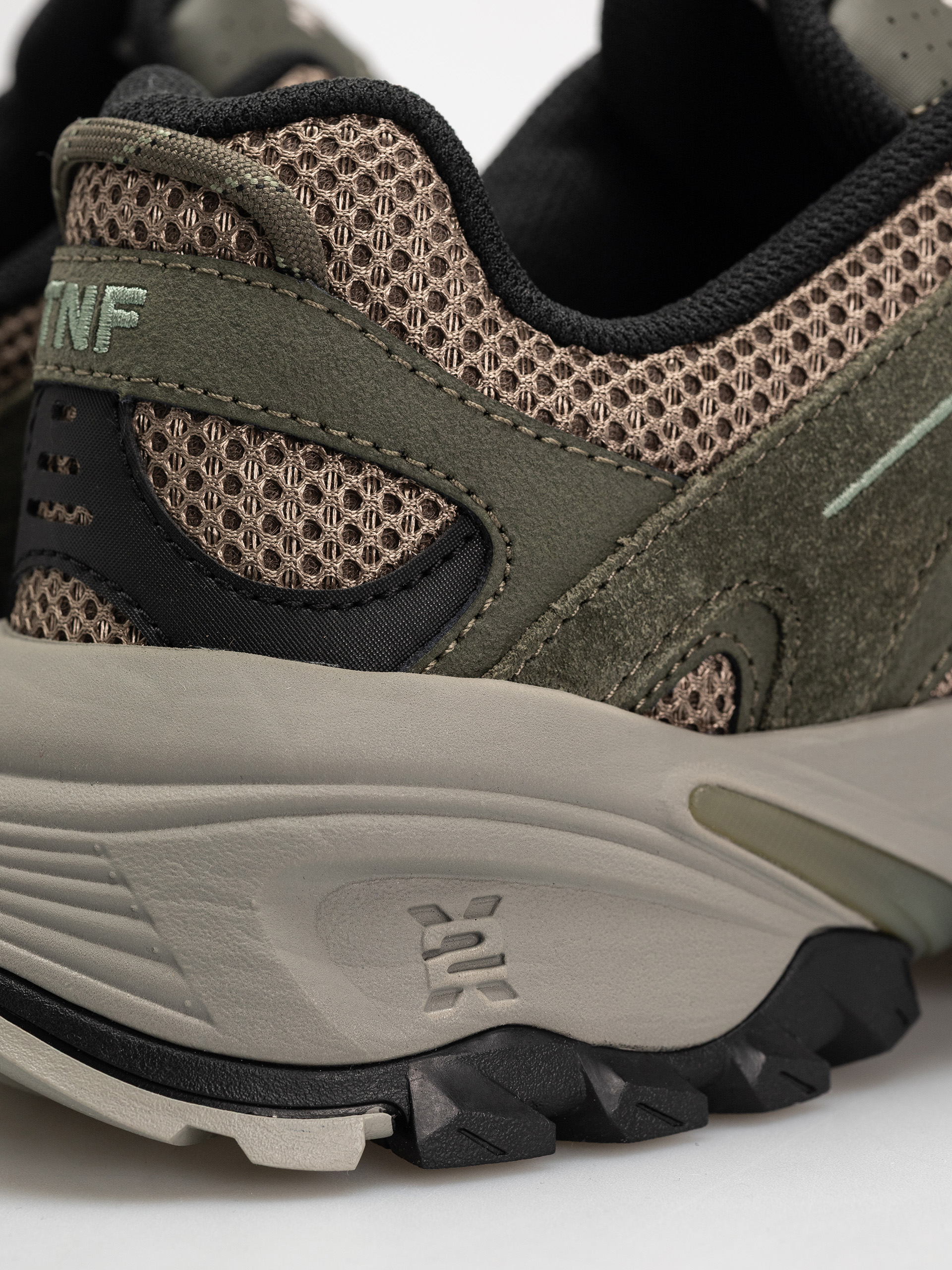 The North Face Hedgehog 06 Rvst Cipők (new taupe green/bark mi)
