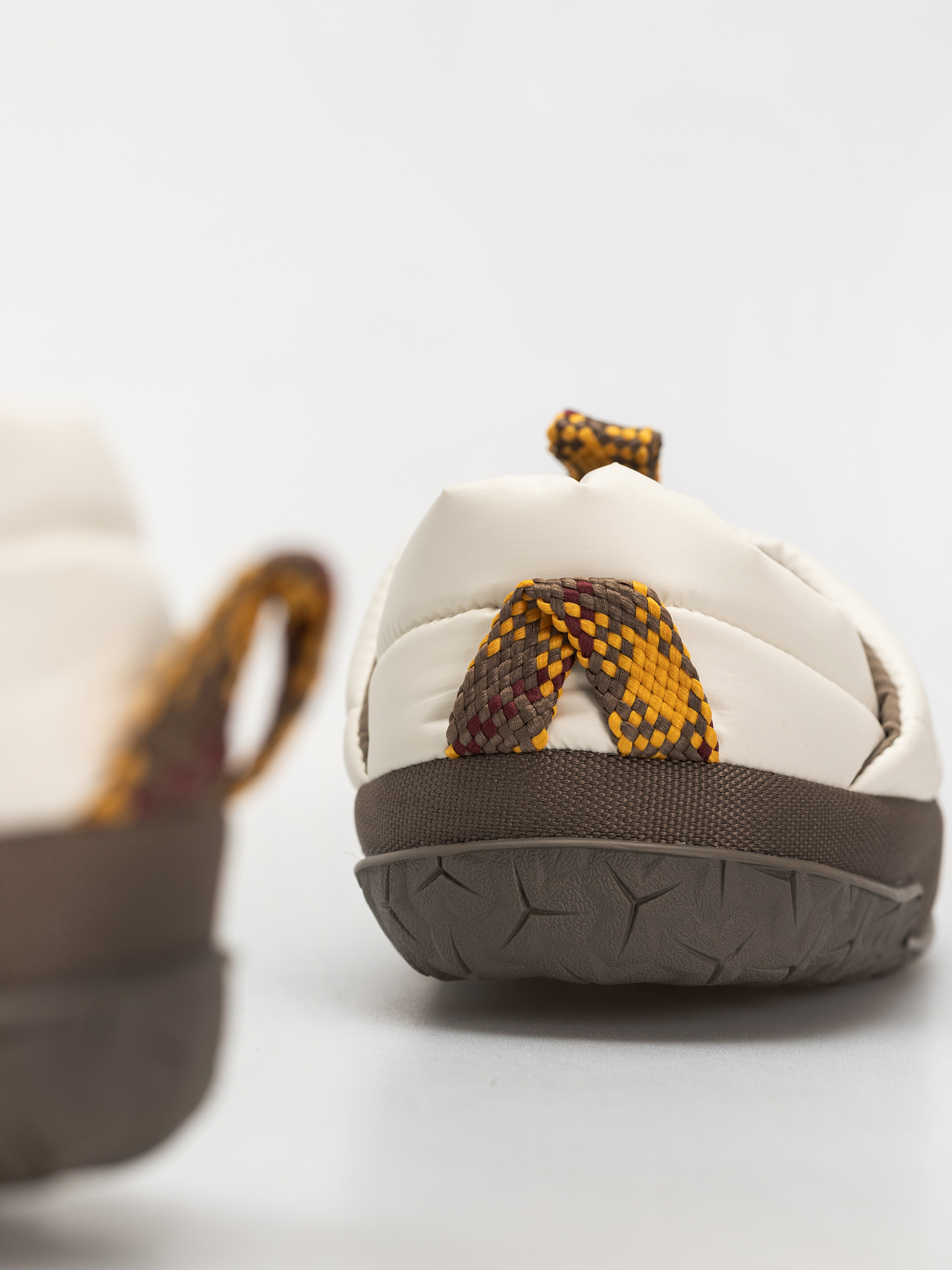 Cipők The North Face Nuptse Mule Wmn (white dune/mocha brown)