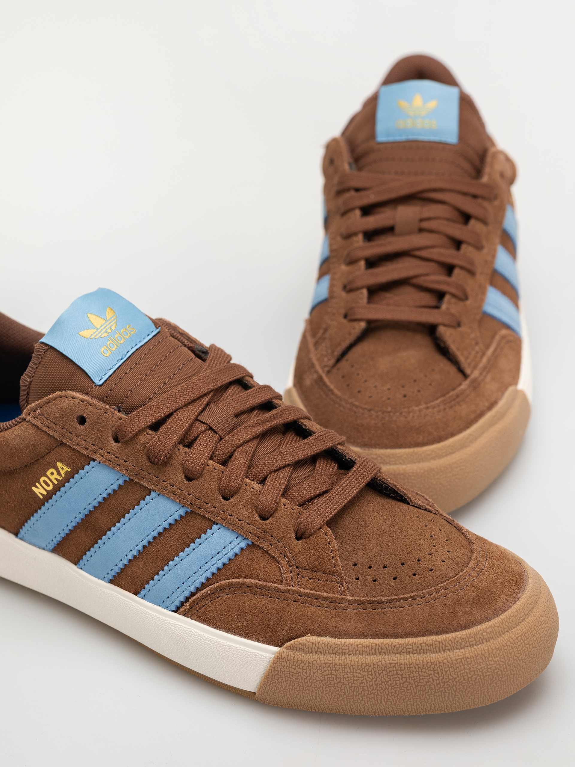 Cipők adidas Nora (prebrn/ltblue/gum4)