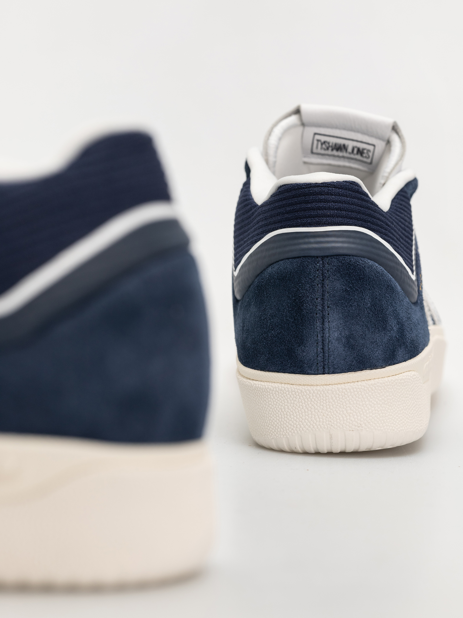 adidas Tyshawn Cipők (conavy/ftwwht/cwhite)