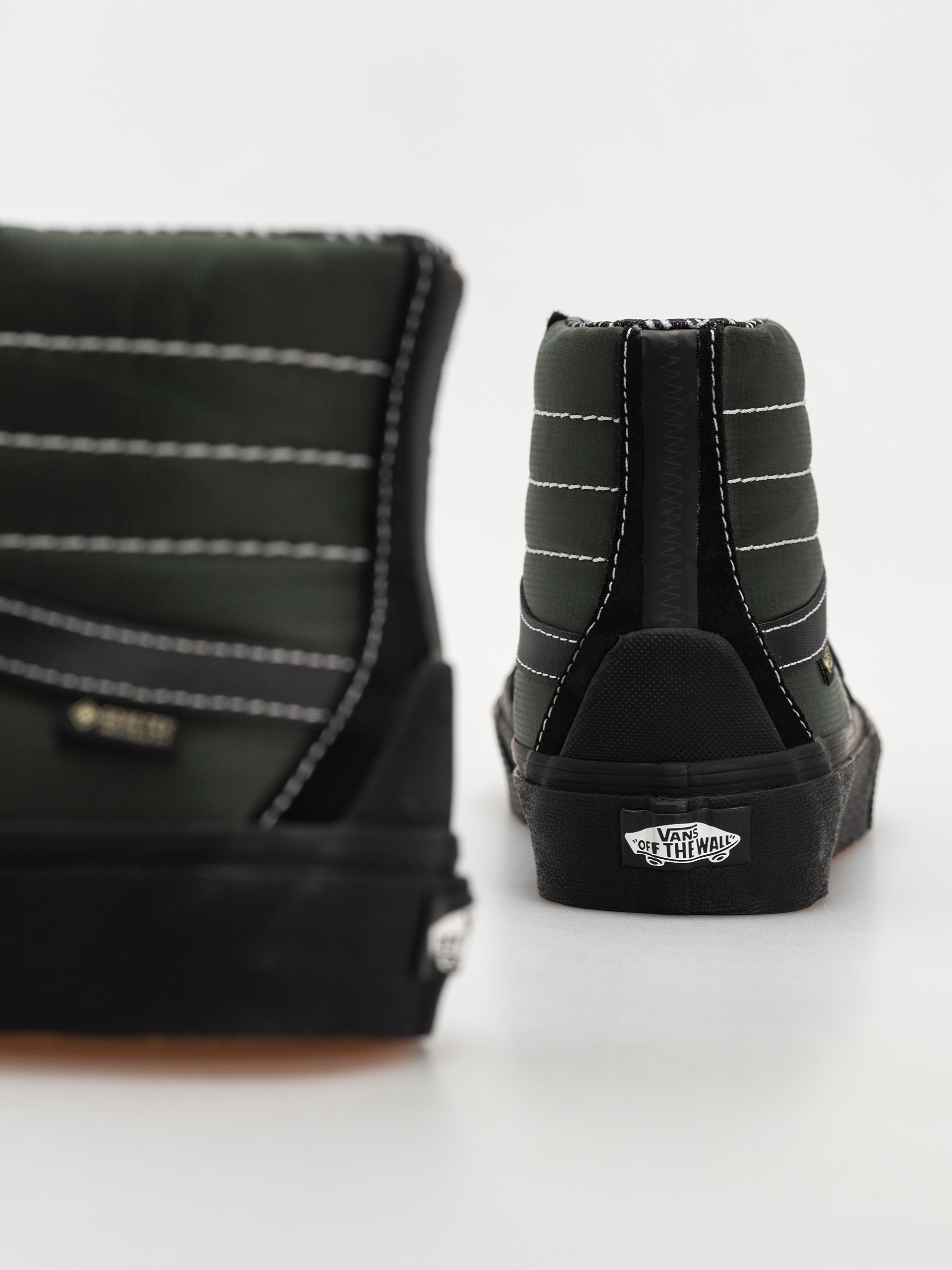 Vans Sk8 Hi Gore Tex Cipők (outdoor black/green)