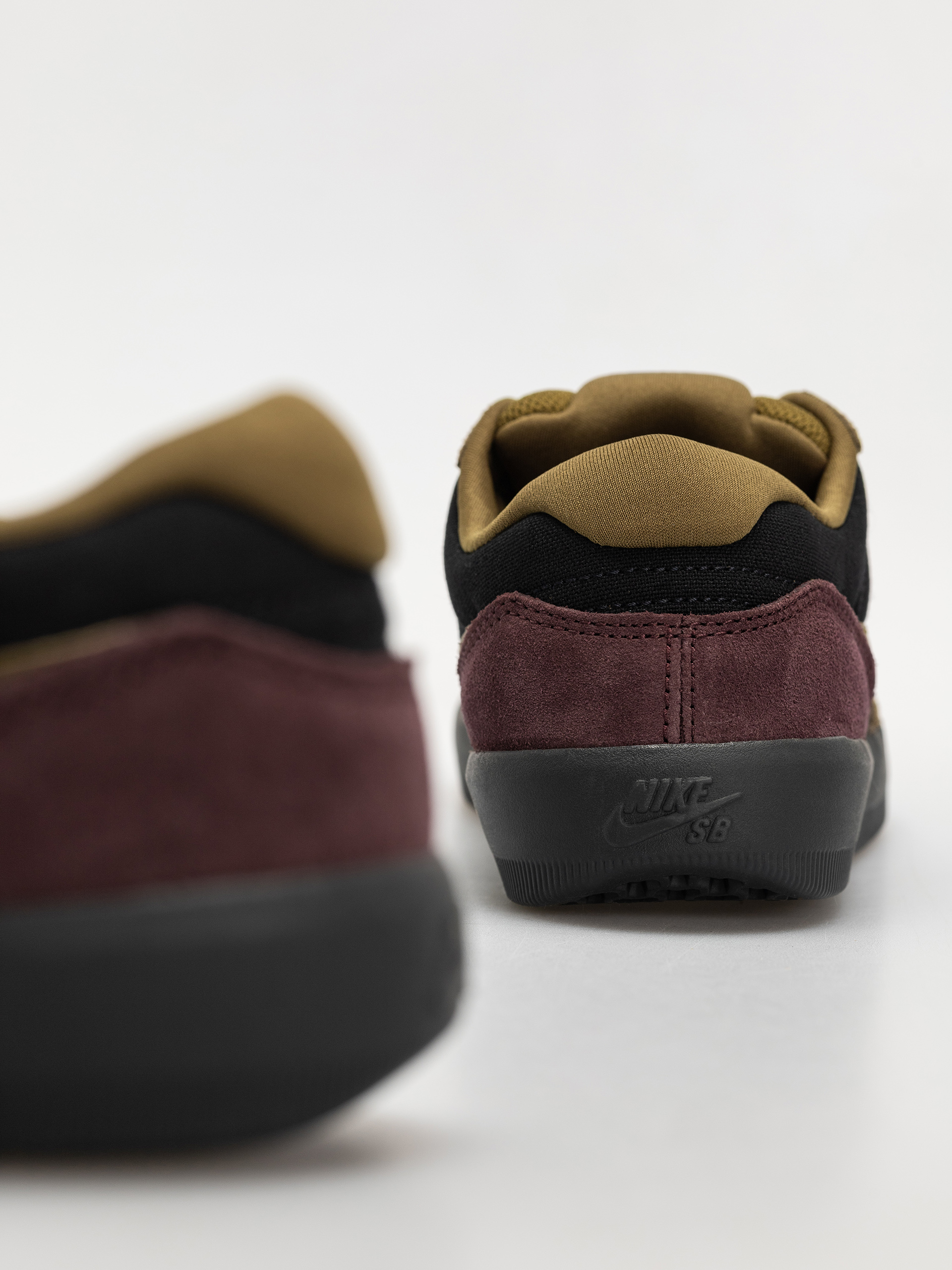 Nike SB Force 58 Cipők (black/olive flak burgundy crush off noir)