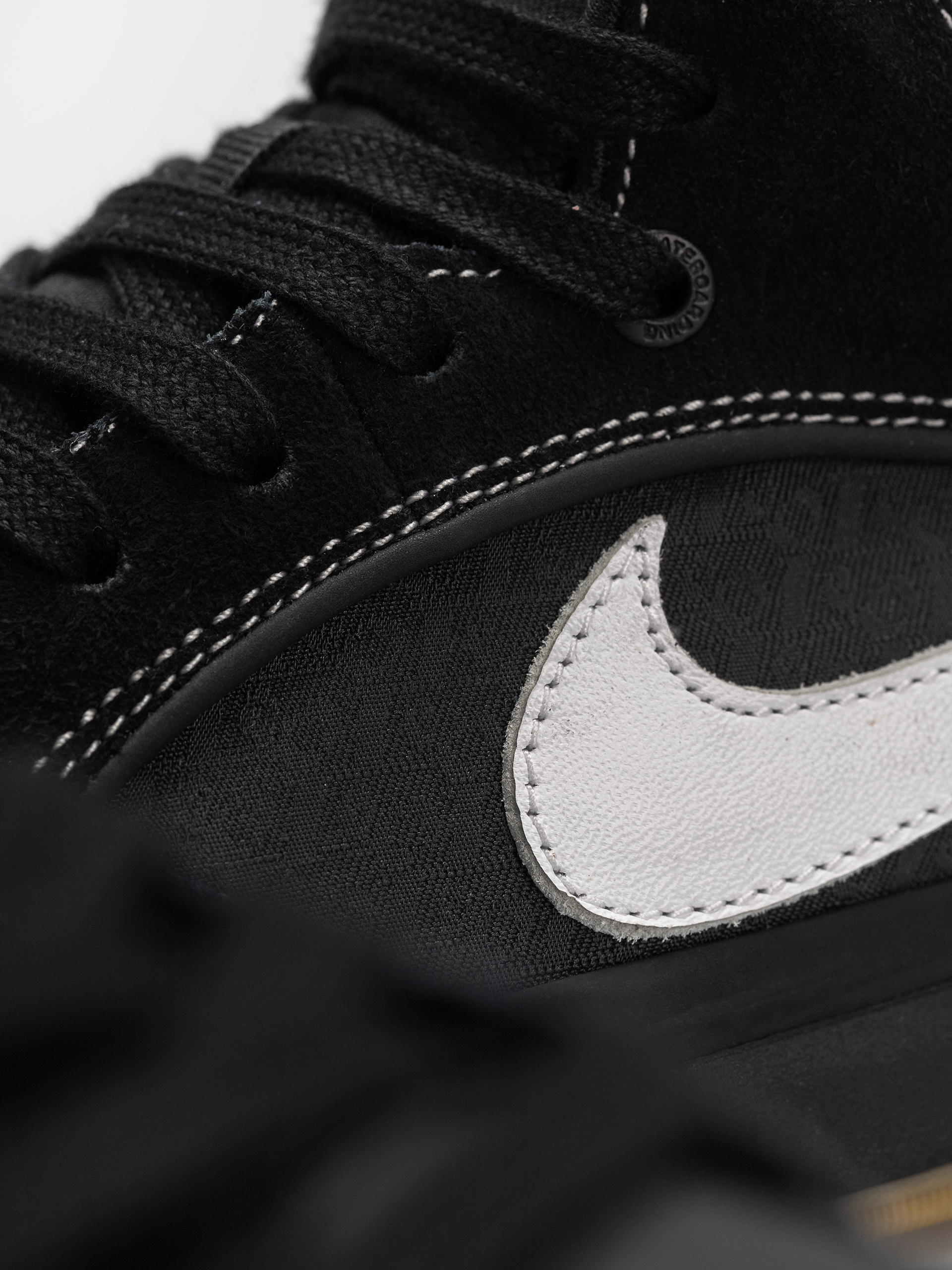 Cipők Nike SB React Leo (black/white black gum light brown)