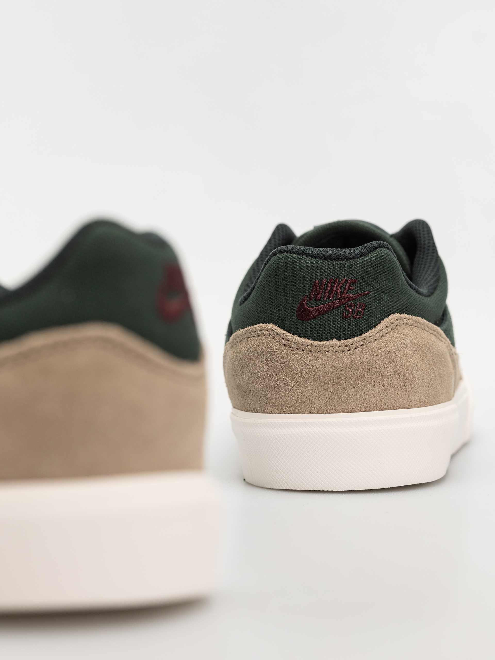 Cipők Nike SB Malor (seaweed/burgundy crush khaki phantom)