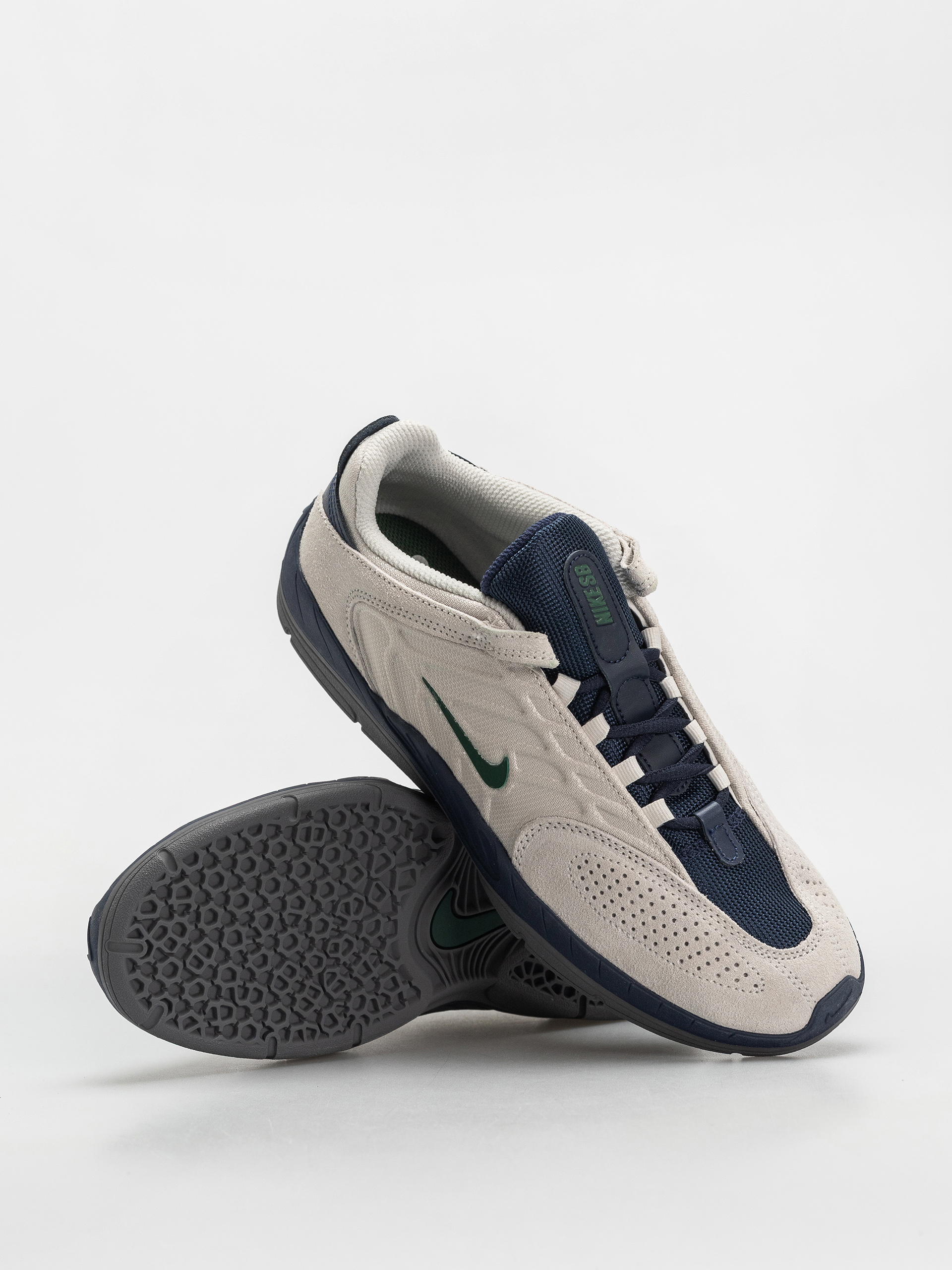 Cipők Nike SB Vertebrae (light bone/fir midnight navy obsidian)