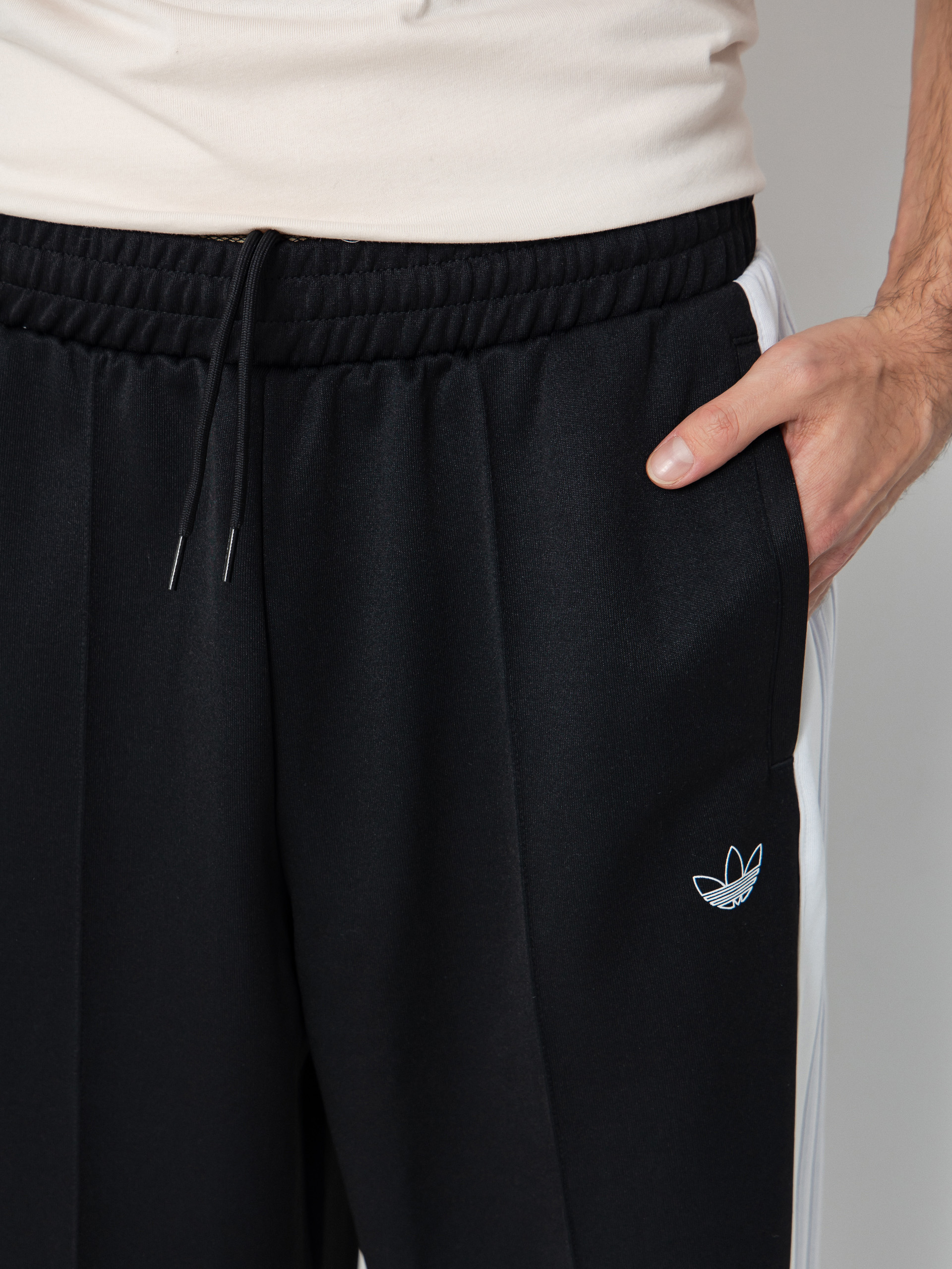 adidas Tyshawn Kisnadrág (black/white/dshgry)