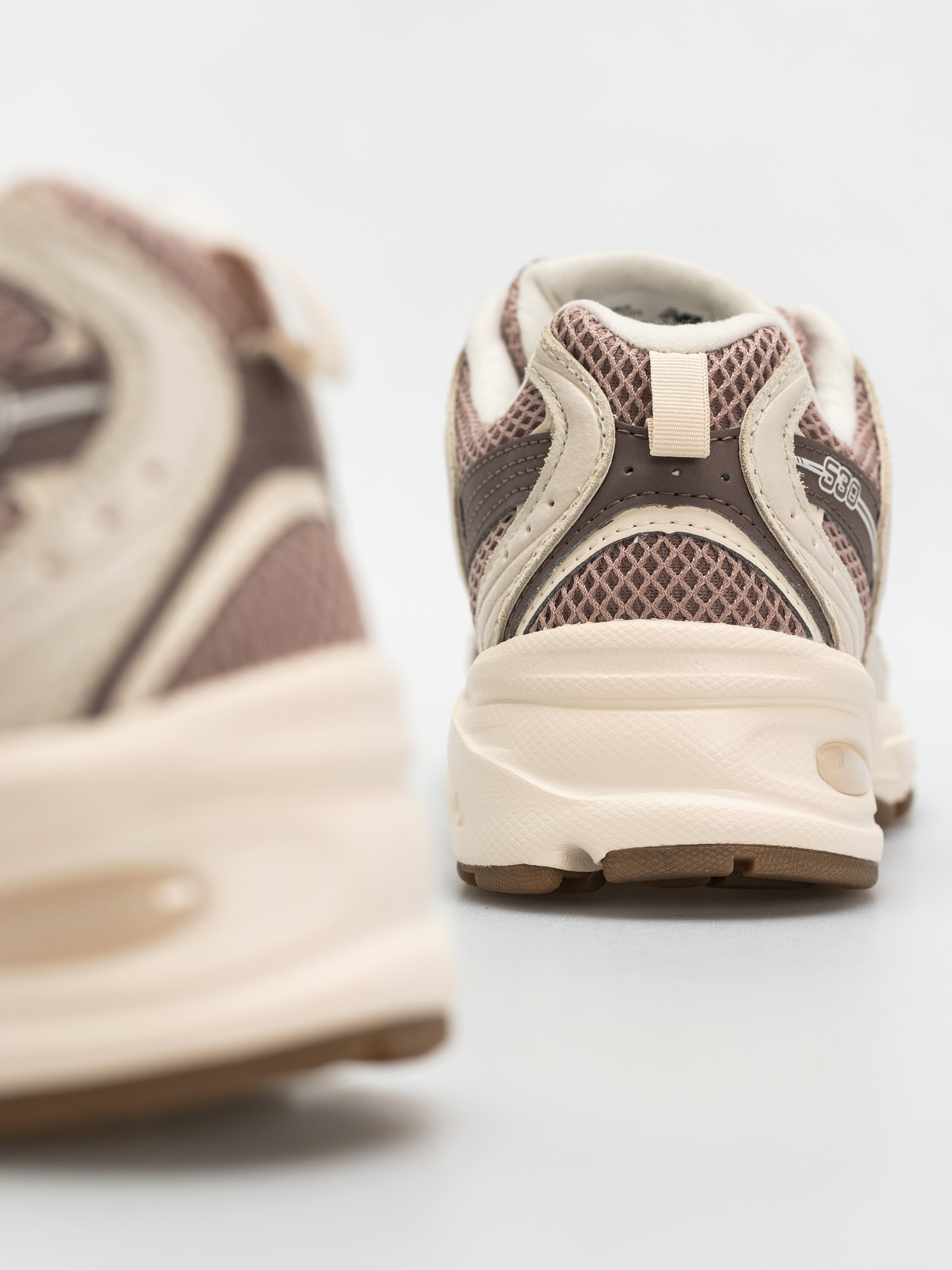 New Balance 530 Cipők (bisque)