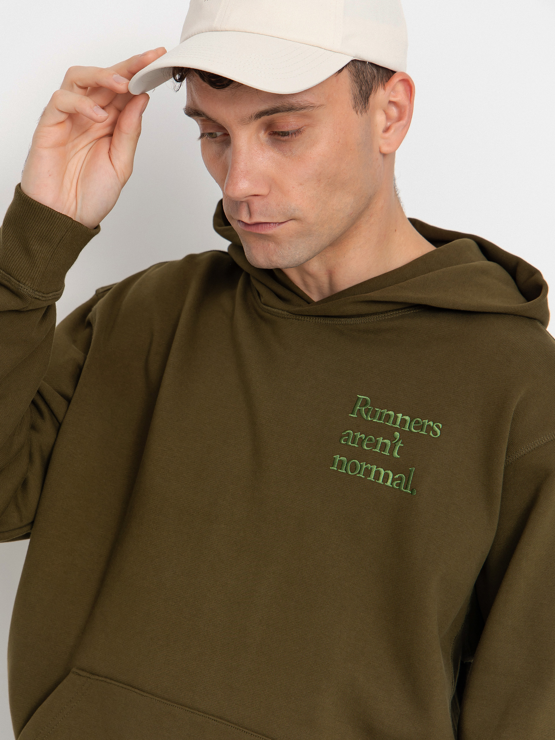 New Balance Athletics Runners Arent Normal HD Kapucnis pulóver (brown)