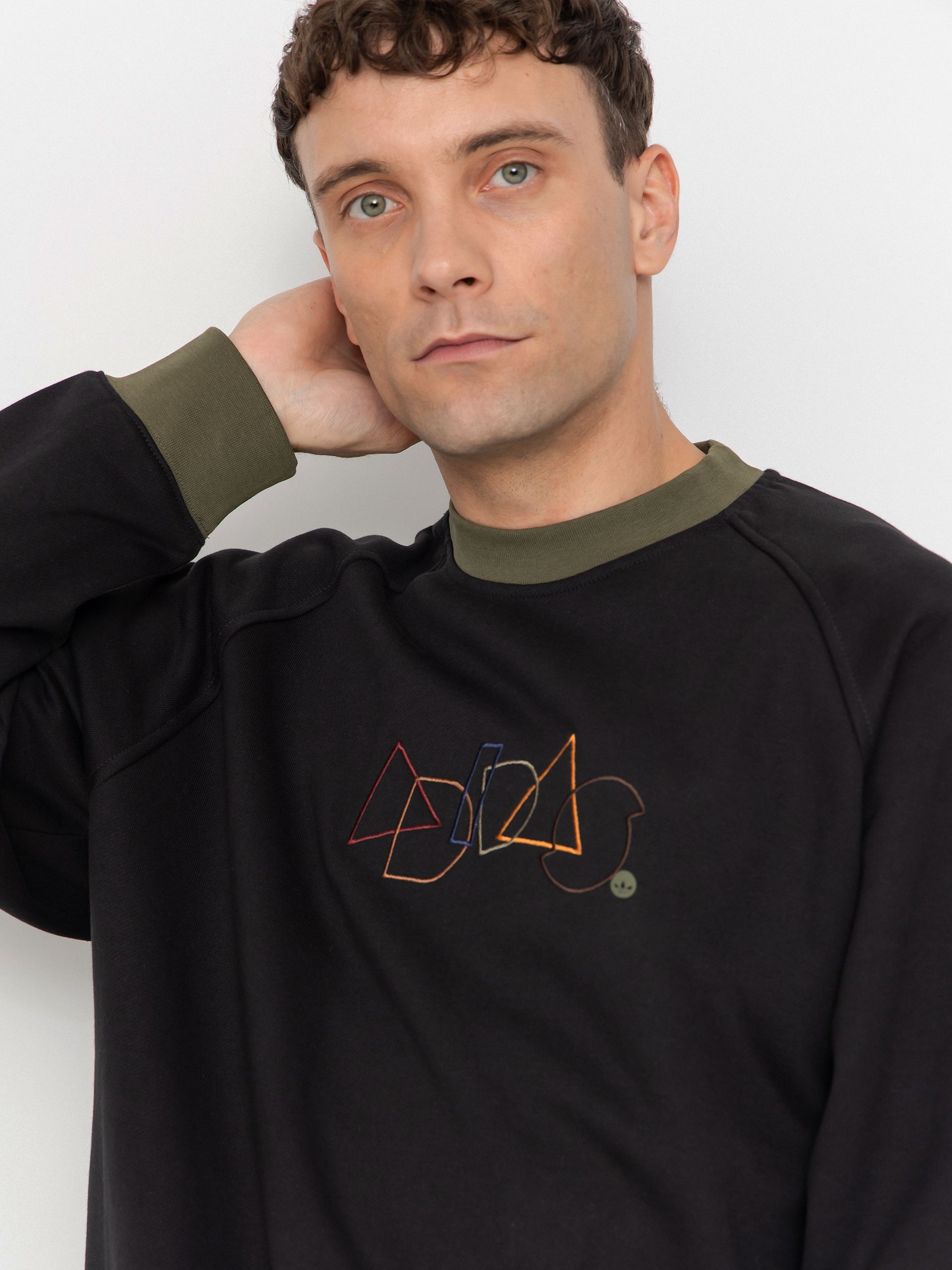 adidas Skate Geo Crew Pulóver (black)