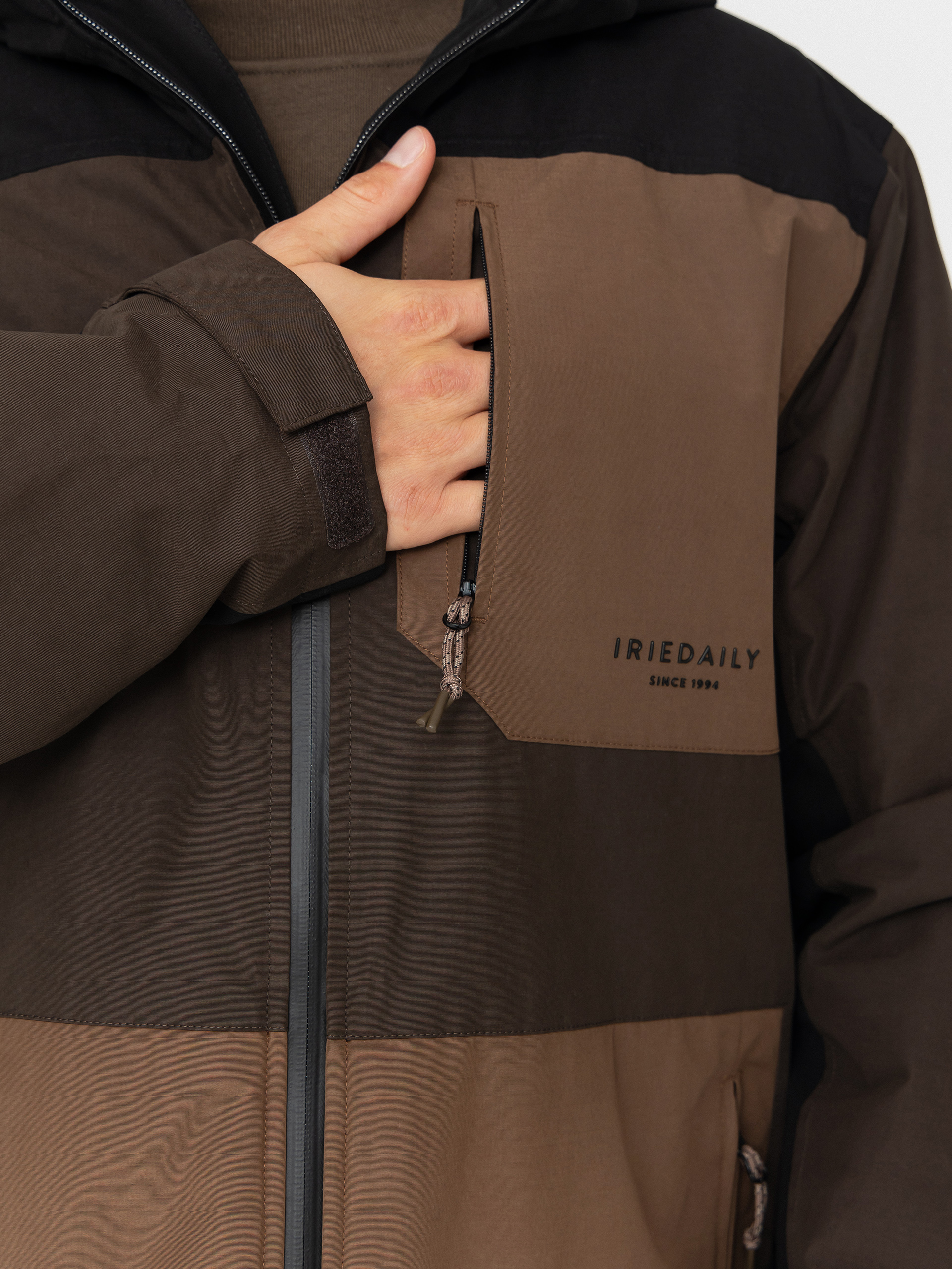 Iriedaily Nilas Anorak Dzseki (dark coffee)