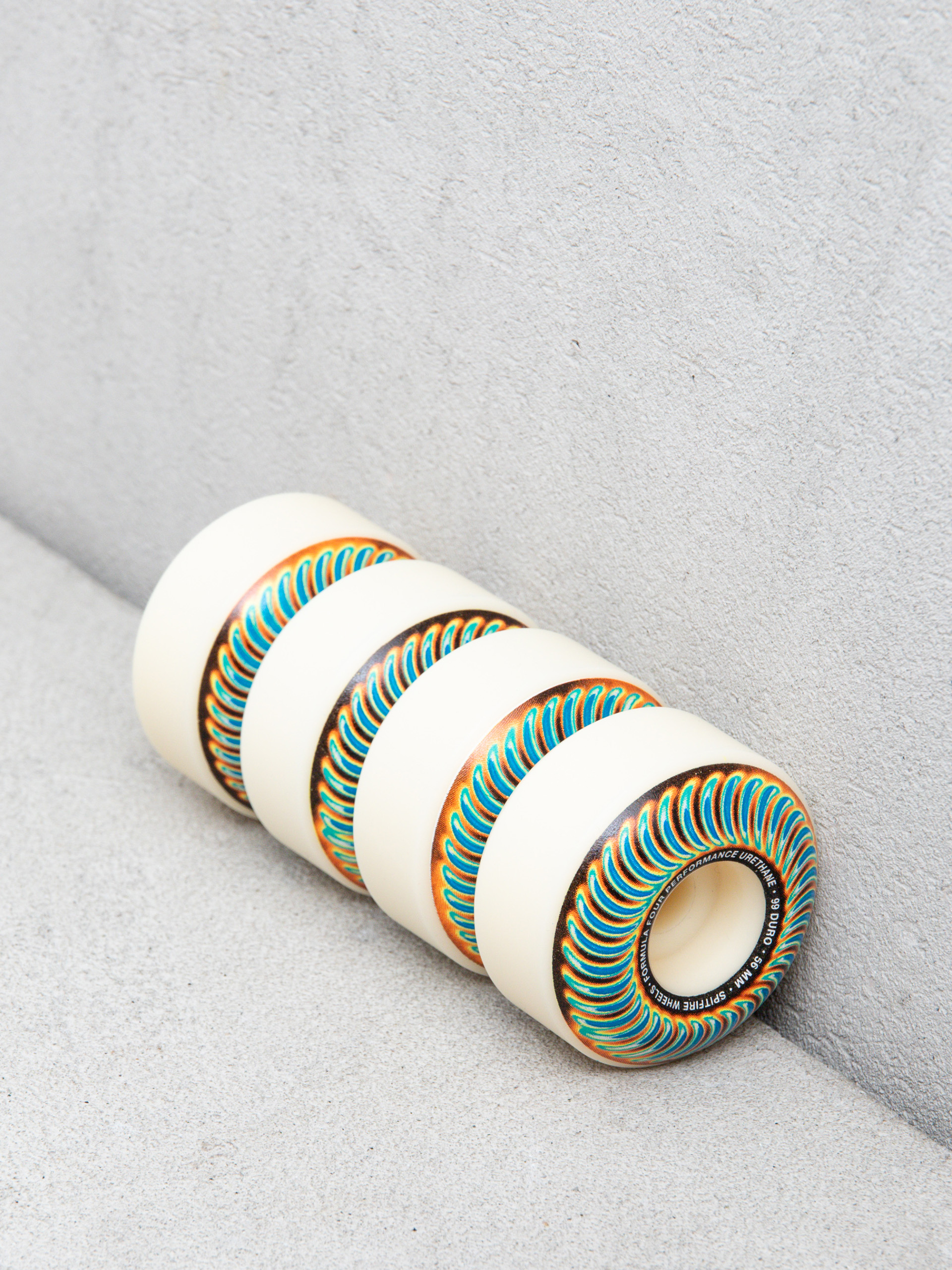 Spitfire F4 99D Radioactive Classic Gördeszka kerék (natural)