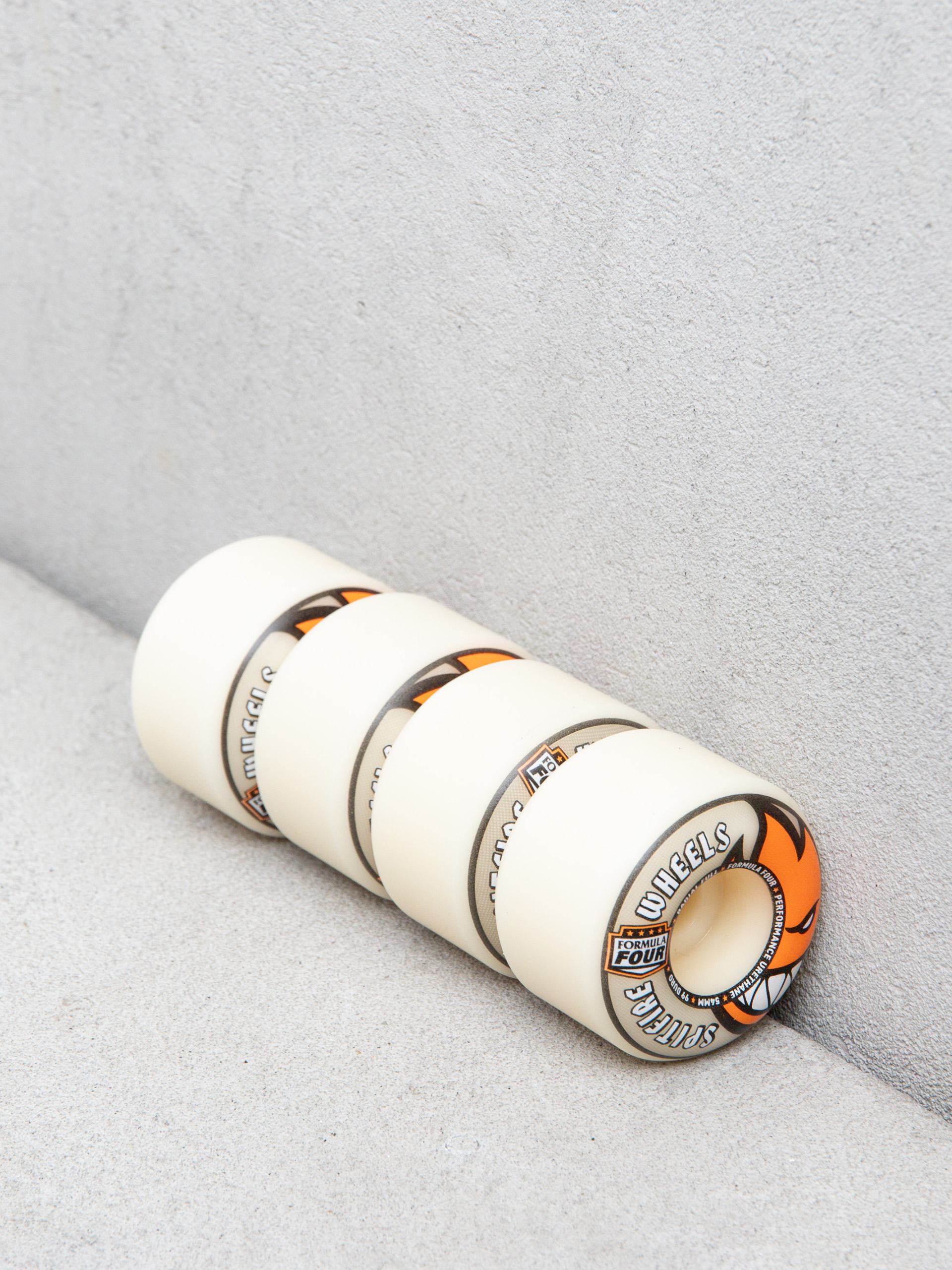 Spitfire F4 99D Radial Full Gördeszka kerék (natural)