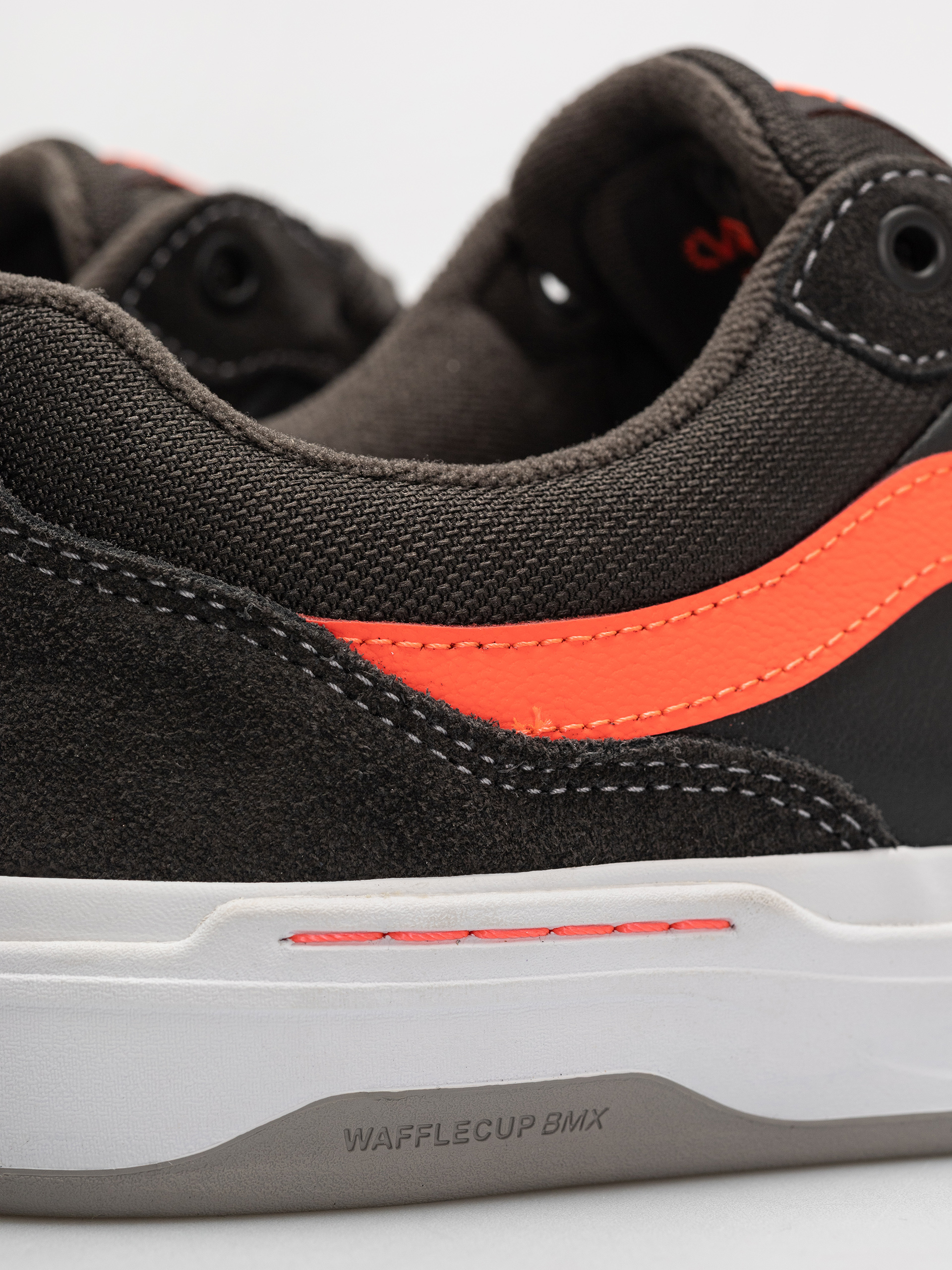 Vans Bmx Proof Wafflecup Cipők (fade black/coral)