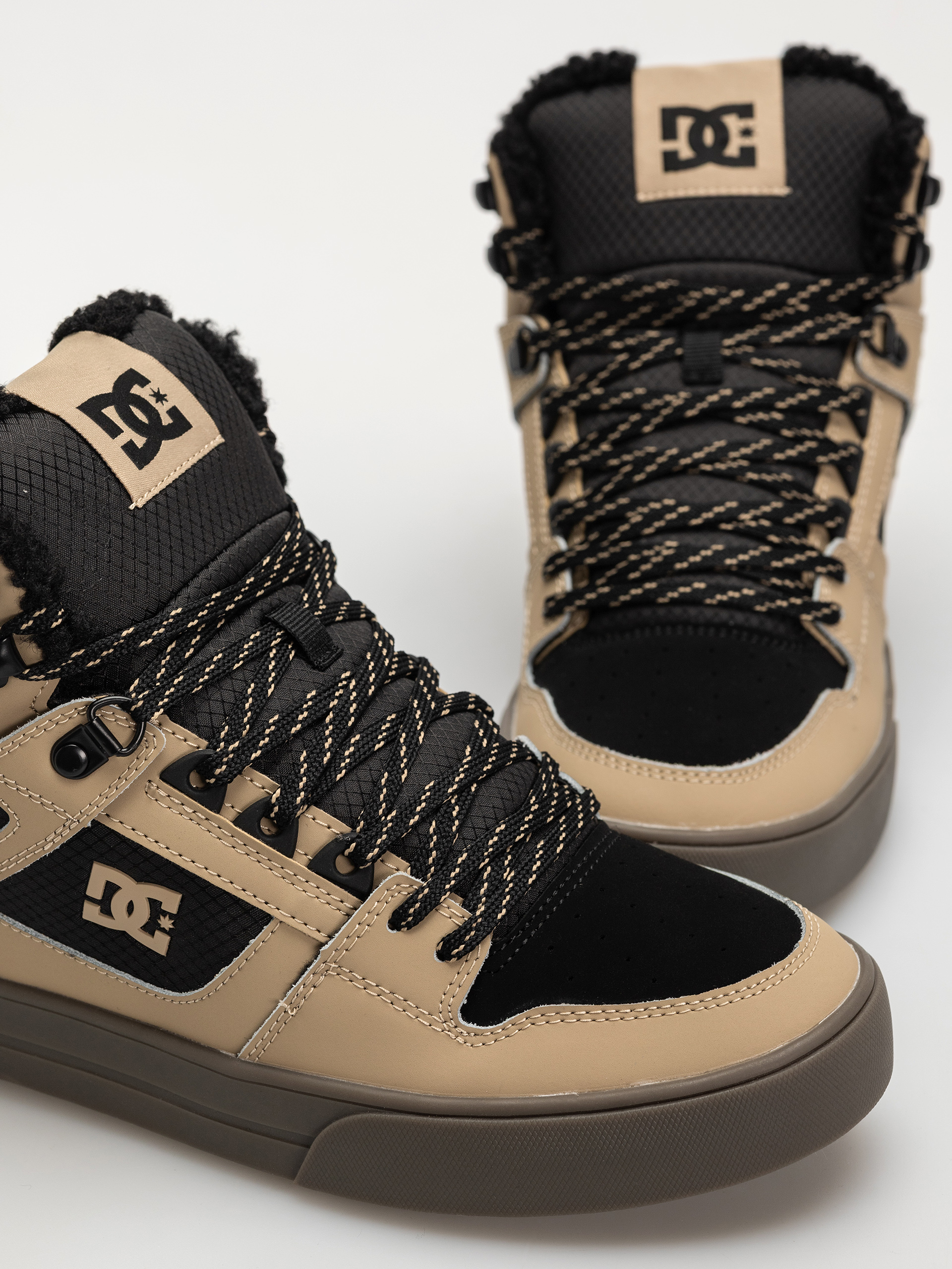 DC Pure High Top Wc Wnt Cipők (tan/black)