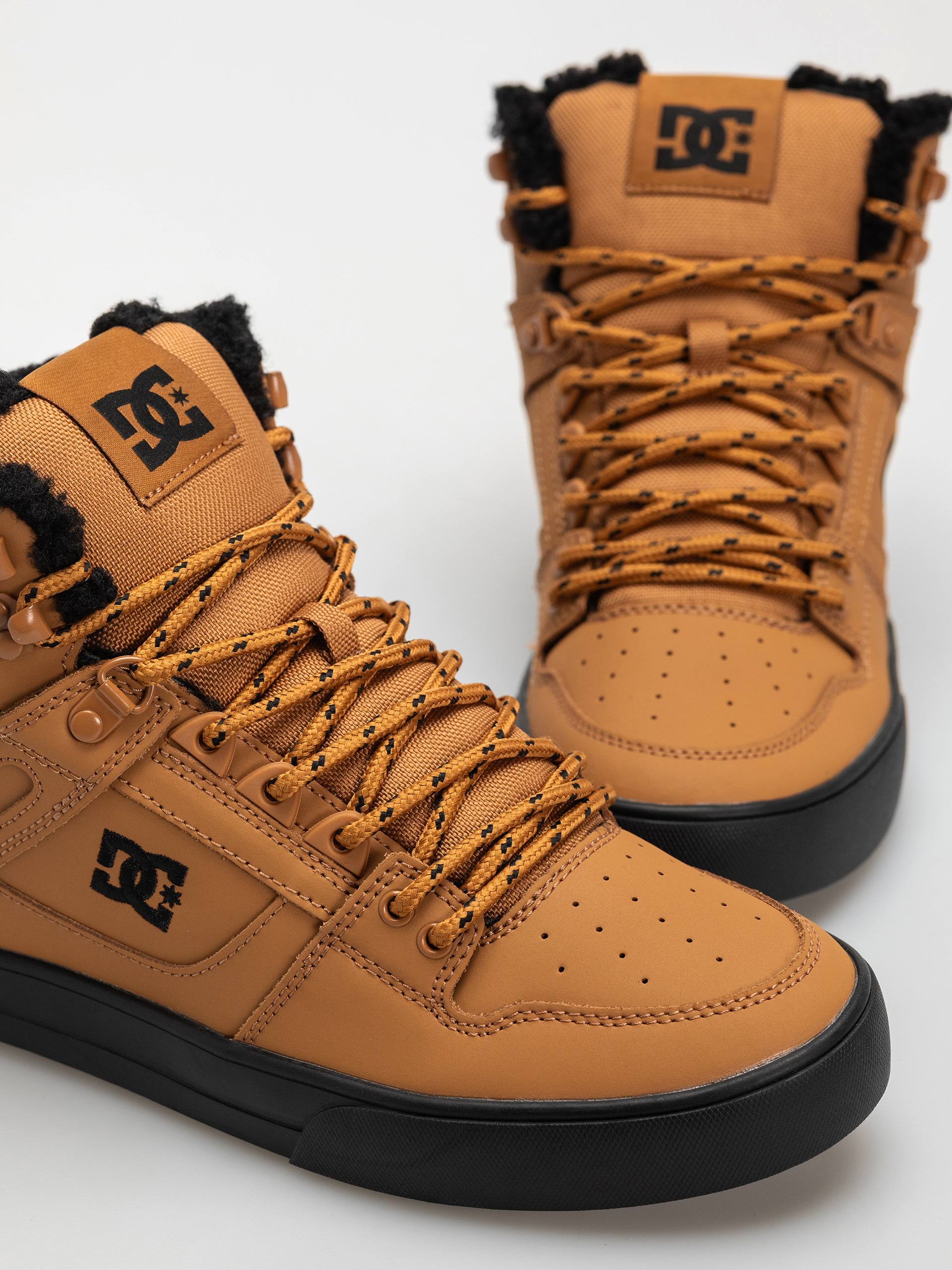 DC Pure High Top Wc Wnt Cipők (wheat)
