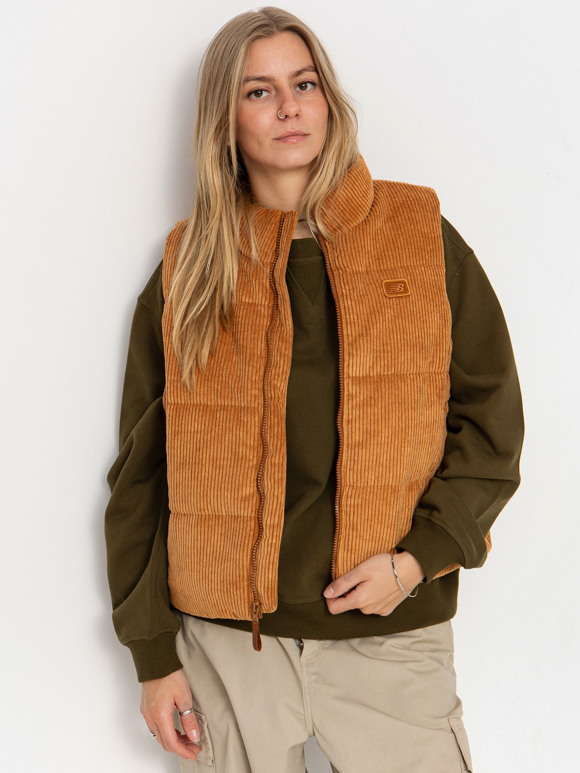 New Balance Wide Wale Corduroy Wmn Mellény (brown)