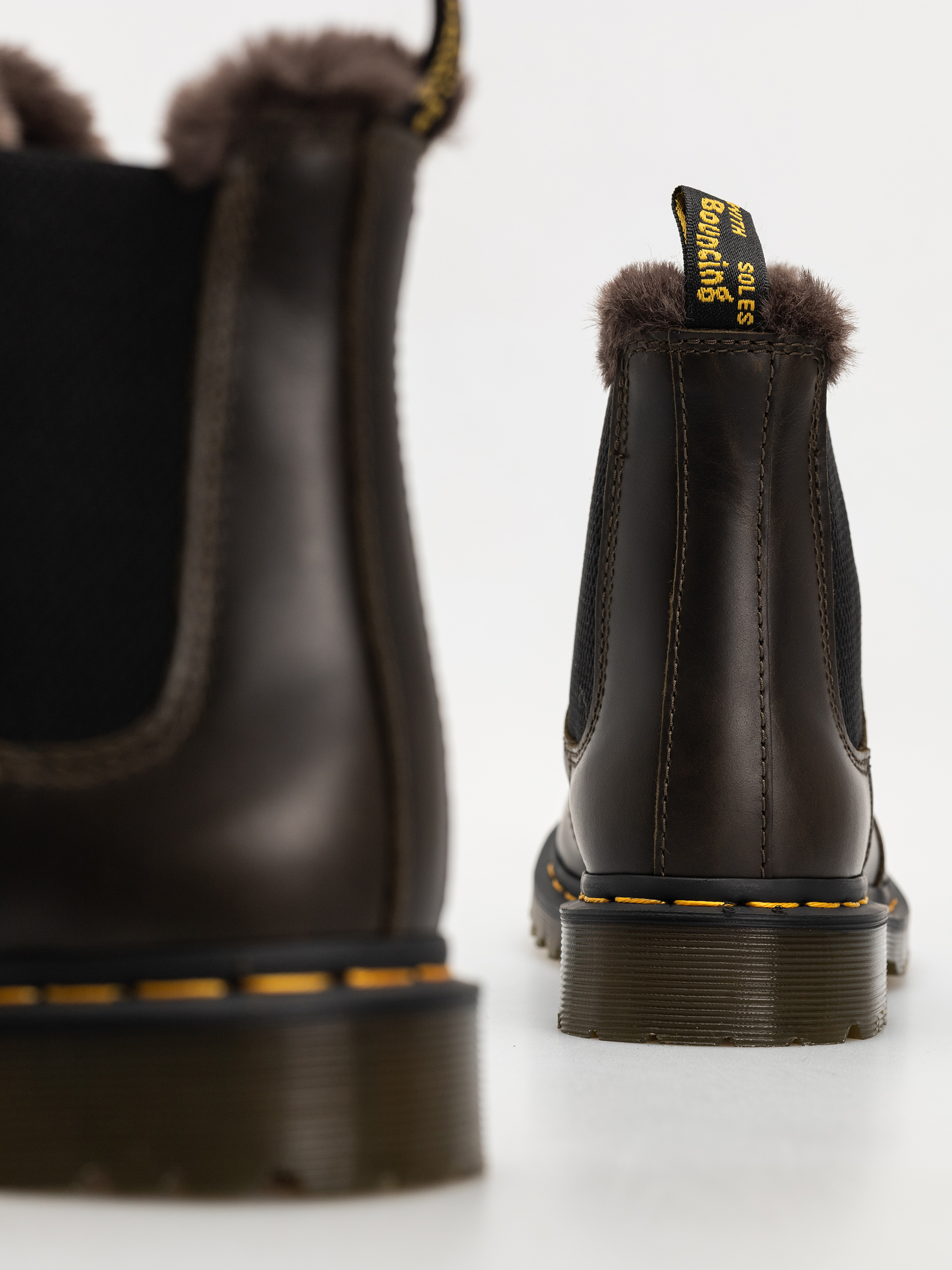 Dr. Martens 2976 Leonore Chelsea Wmn Cipők (dark taupe taupe orleans)