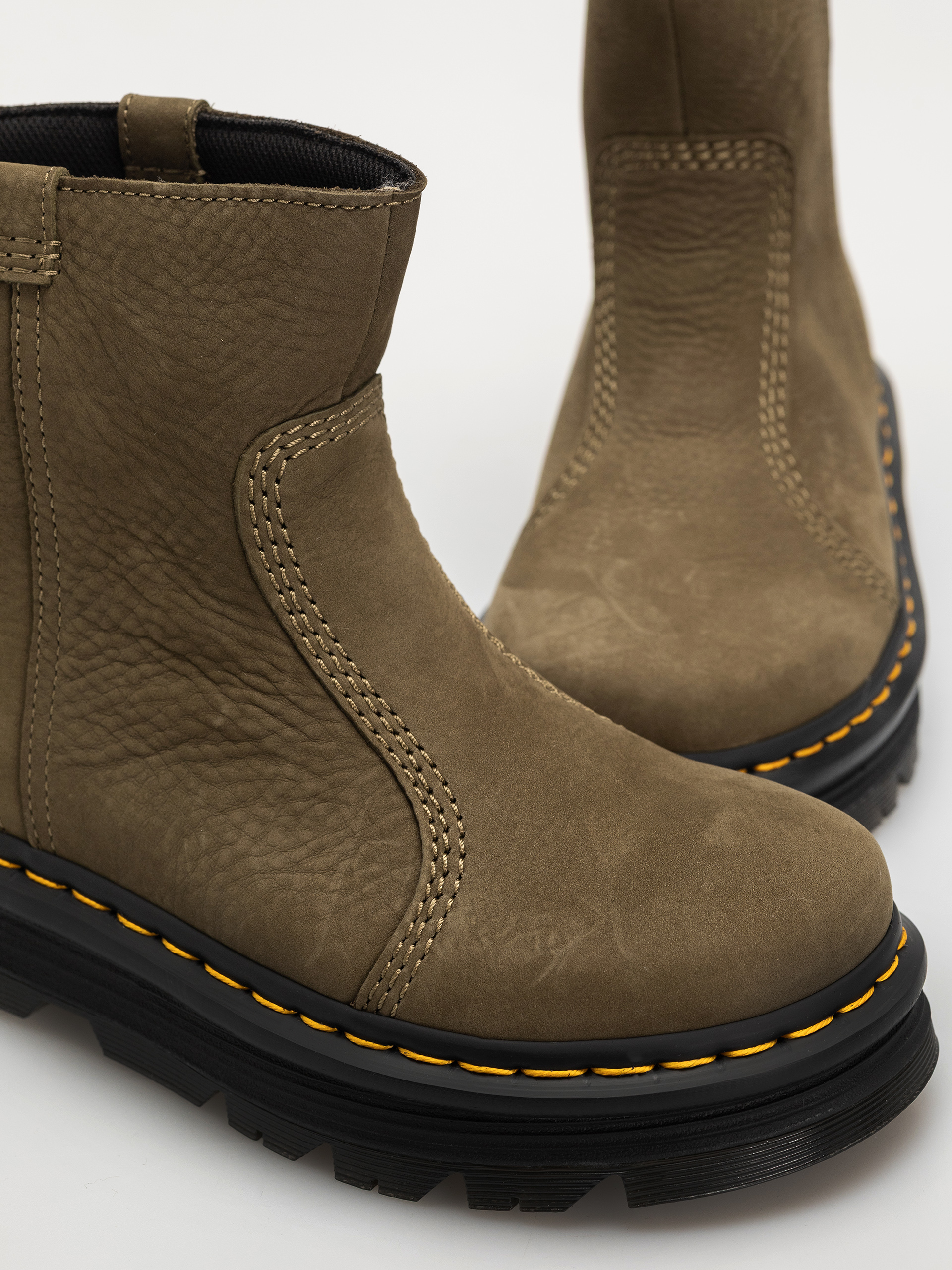 Dr. Martens ZebZag Rigger Rigger Wmn Cipők (dms olive milled nubuck wp)