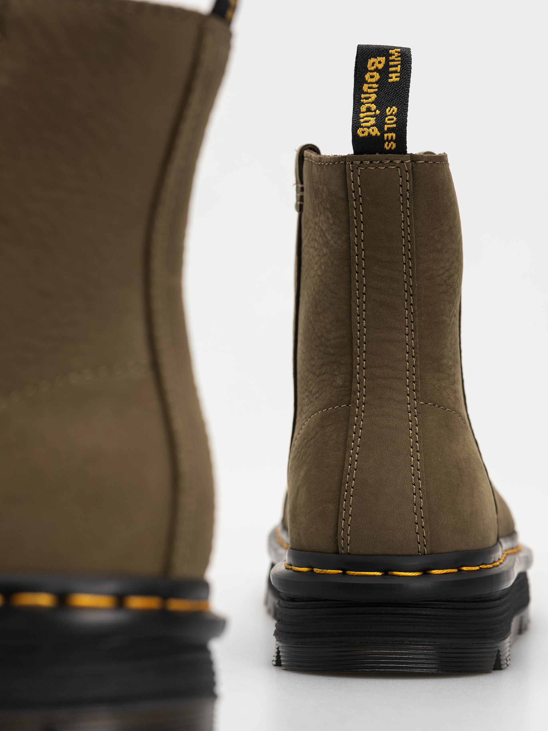 Dr. Martens ZebZag Rigger Rigger Wmn Cipők (dms olive milled nubuck wp)