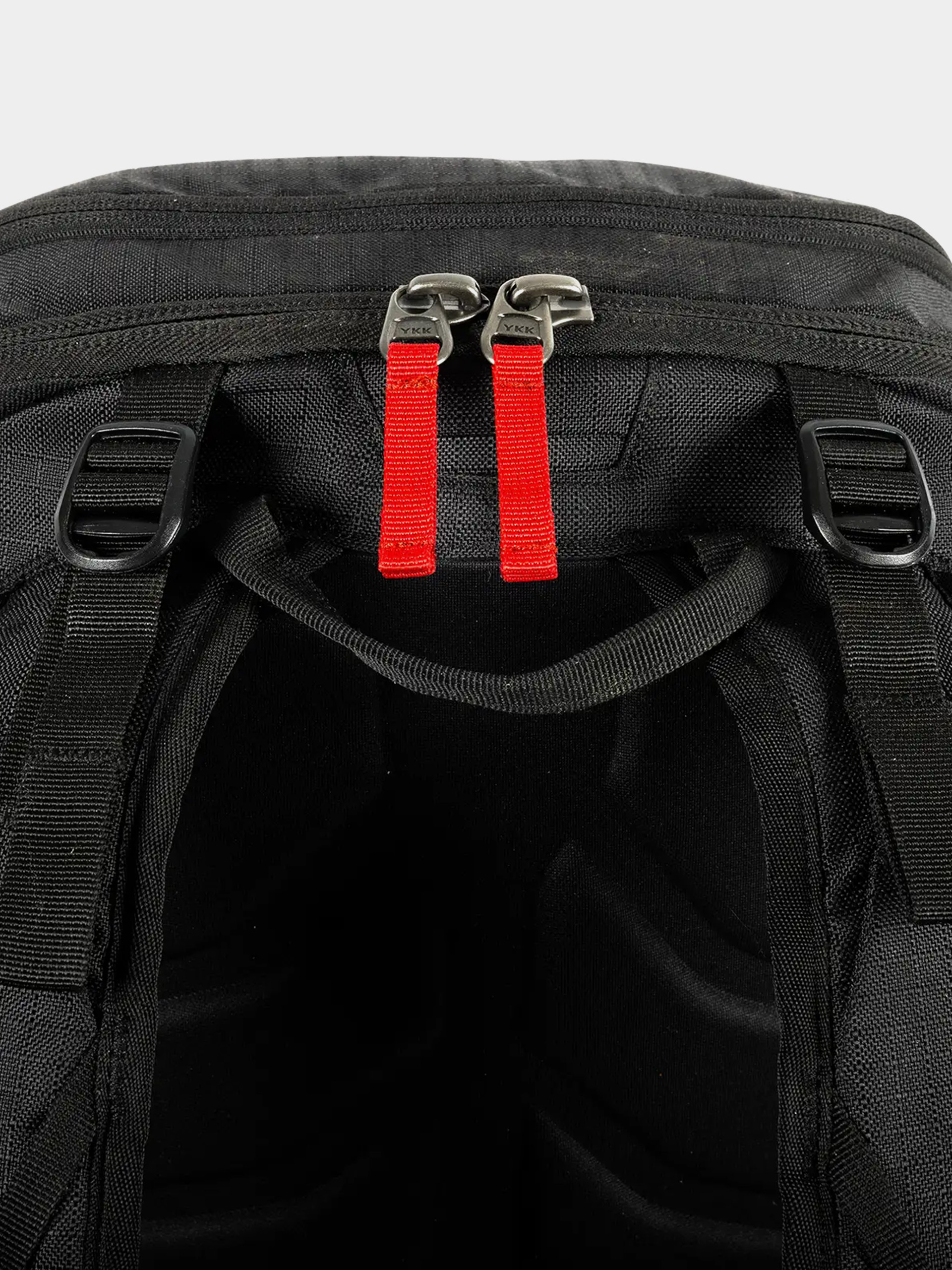 Hátizsák Jones Snowboards Deeper 19L (stealth black)