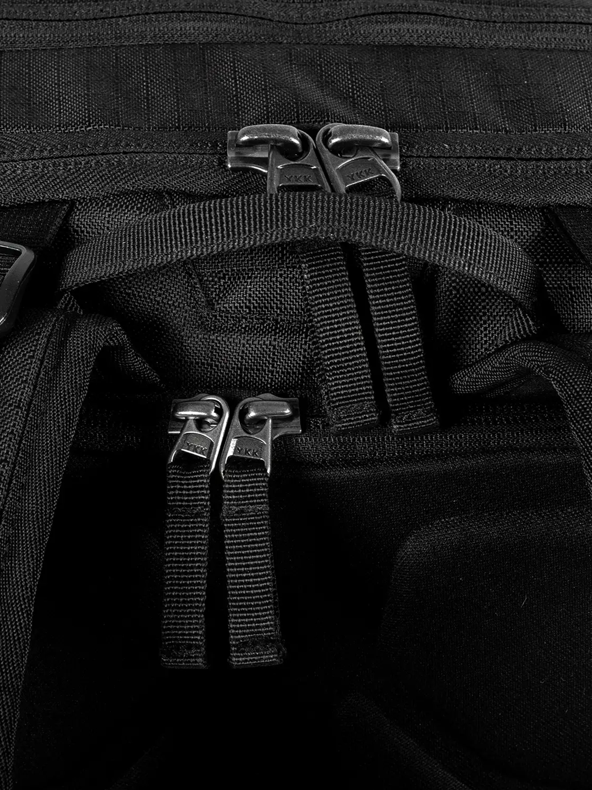 Hátizsák Jones Snowboards Higher 32L (stealth black)