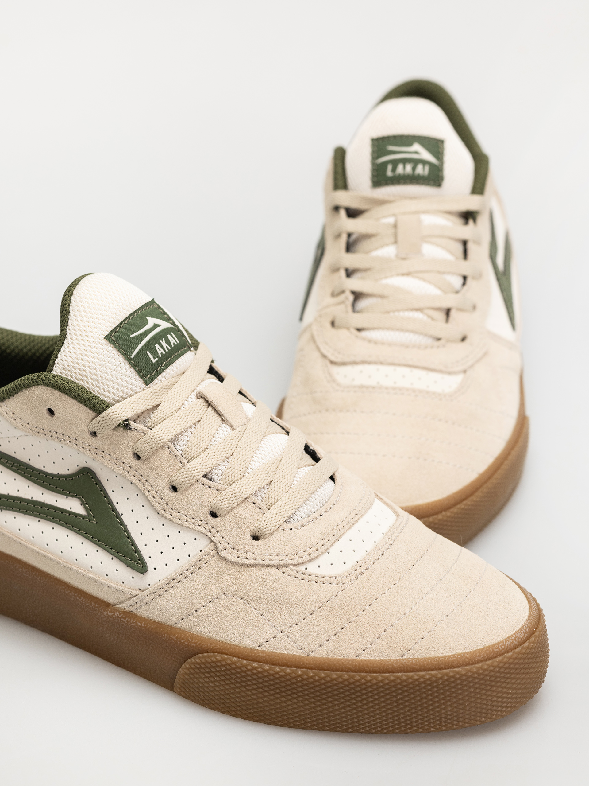 Cipők Lakai Cambridge (cream suede)