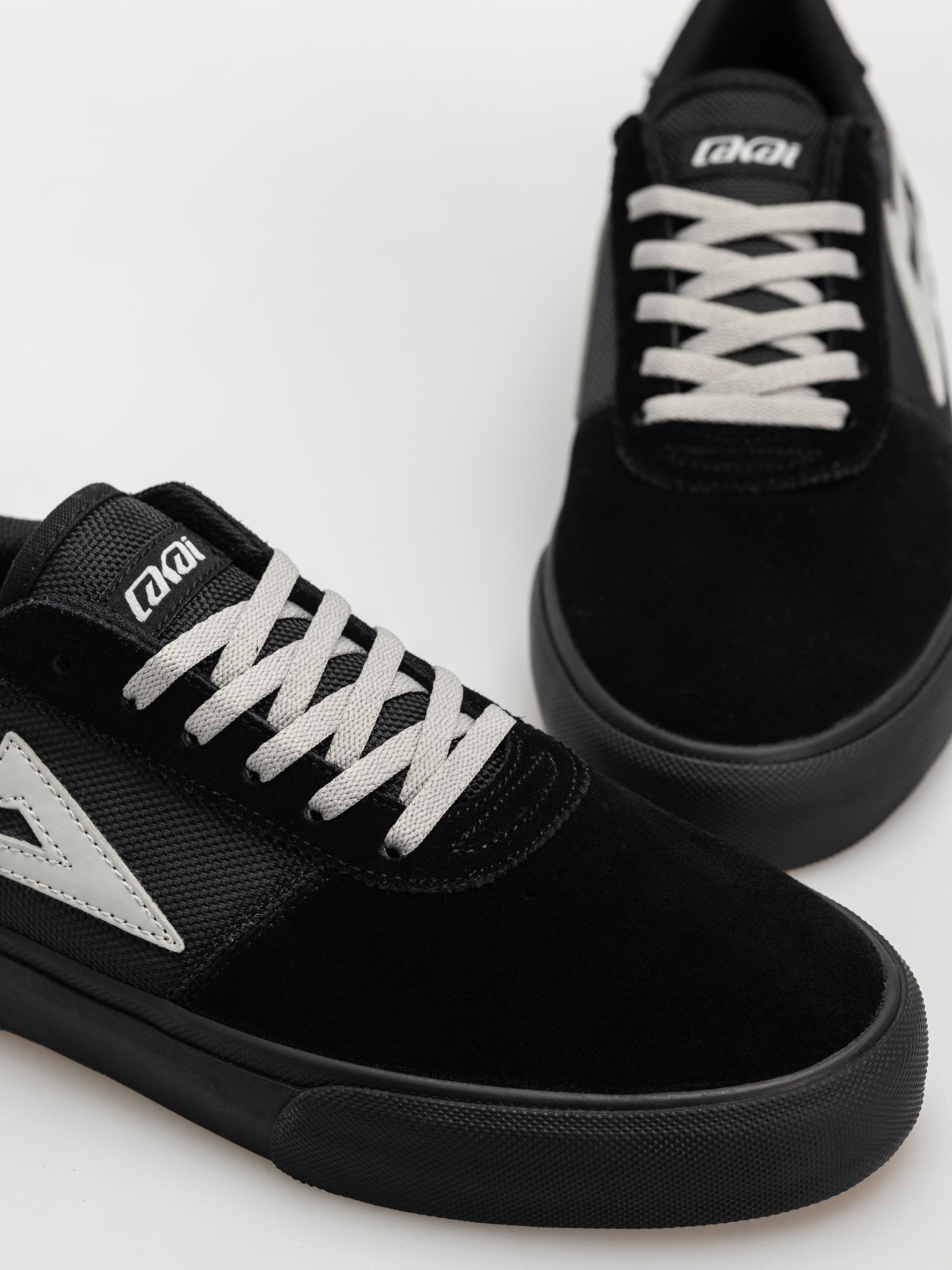 Cipők Lakai Manchester (black suede)
