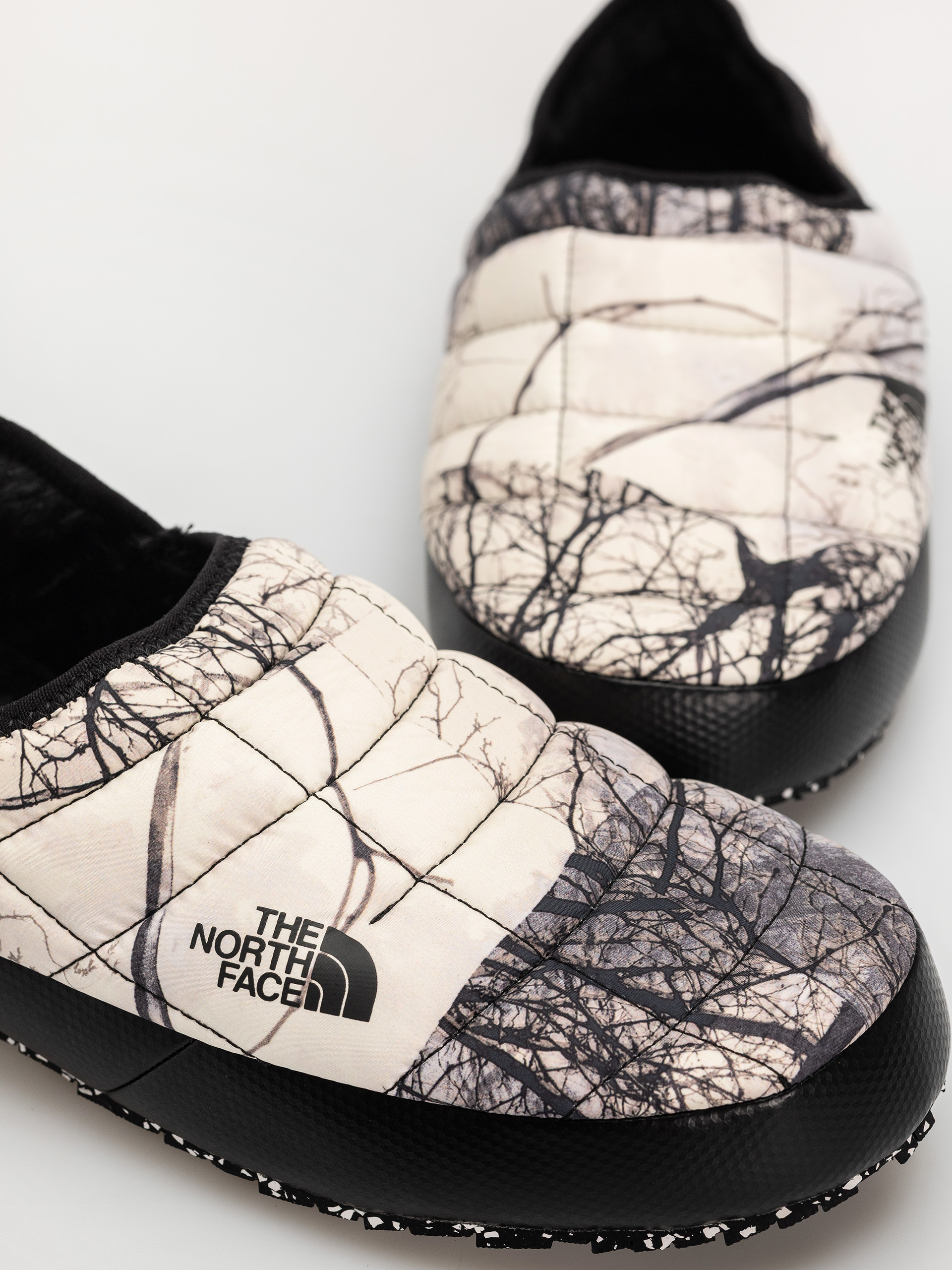 The North Face Thermoball Traction Mule V Cipők (image lift camo white d)