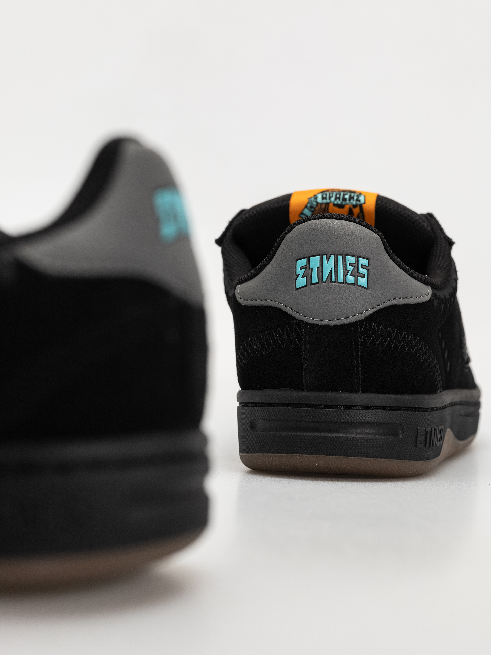 Cipők Etnies Locut X Apache (black/grey/gum)