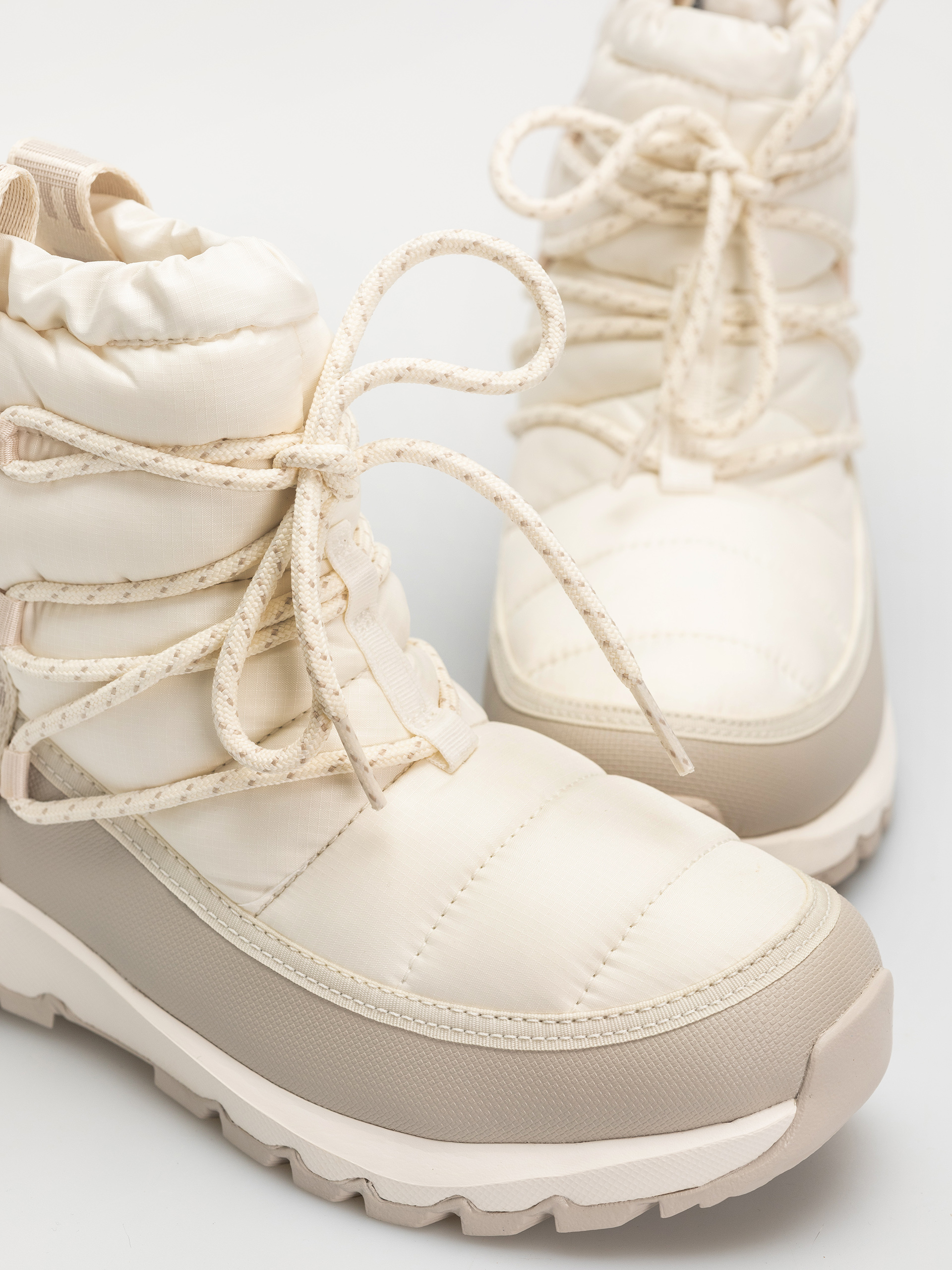 Cipők The North Face Thermoball Lace Up Wp Wmn (gardenia white/silvergrey)