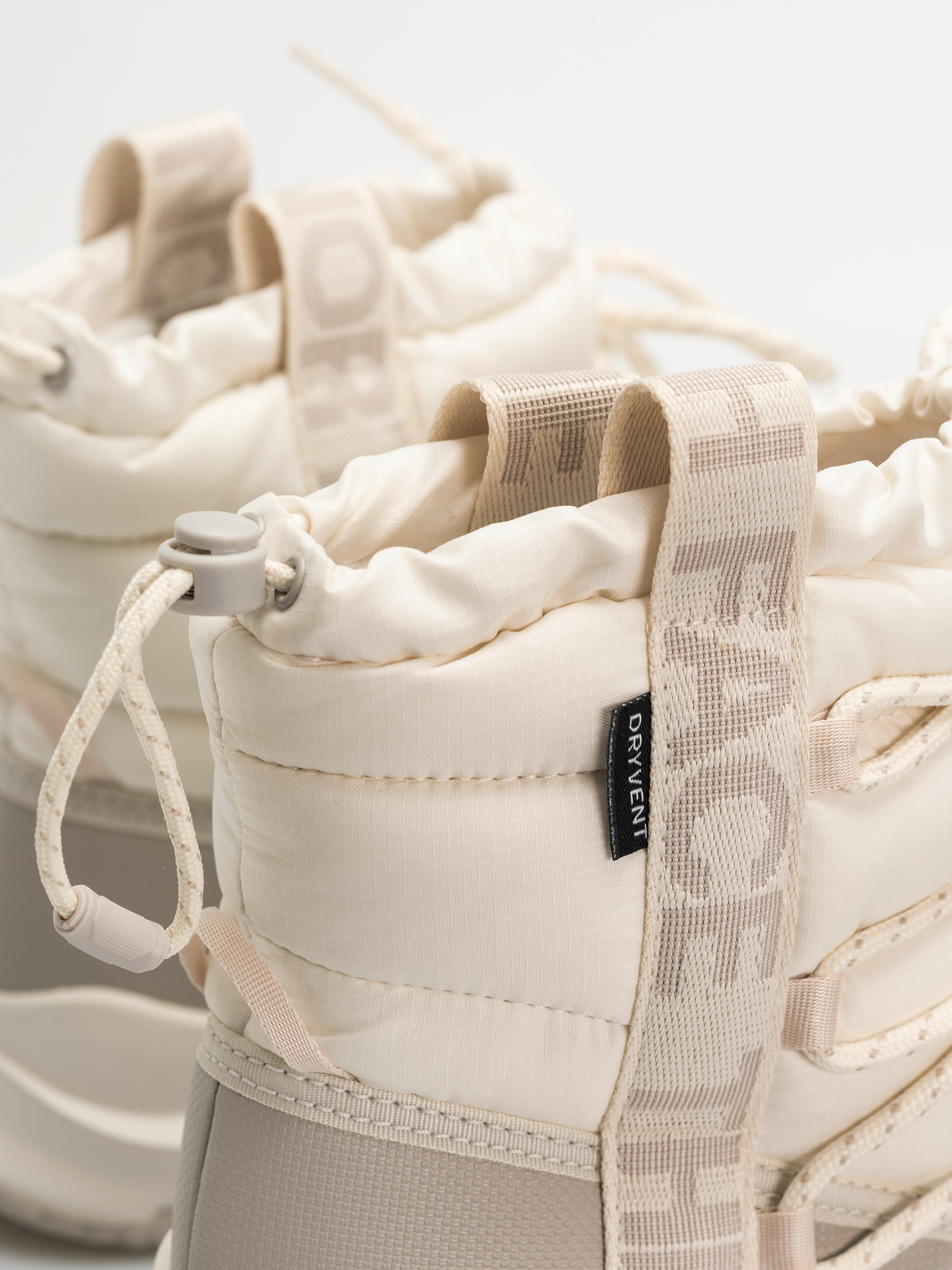 Cipők The North Face Thermoball Lace Up Wp Wmn (gardenia white/silvergrey)