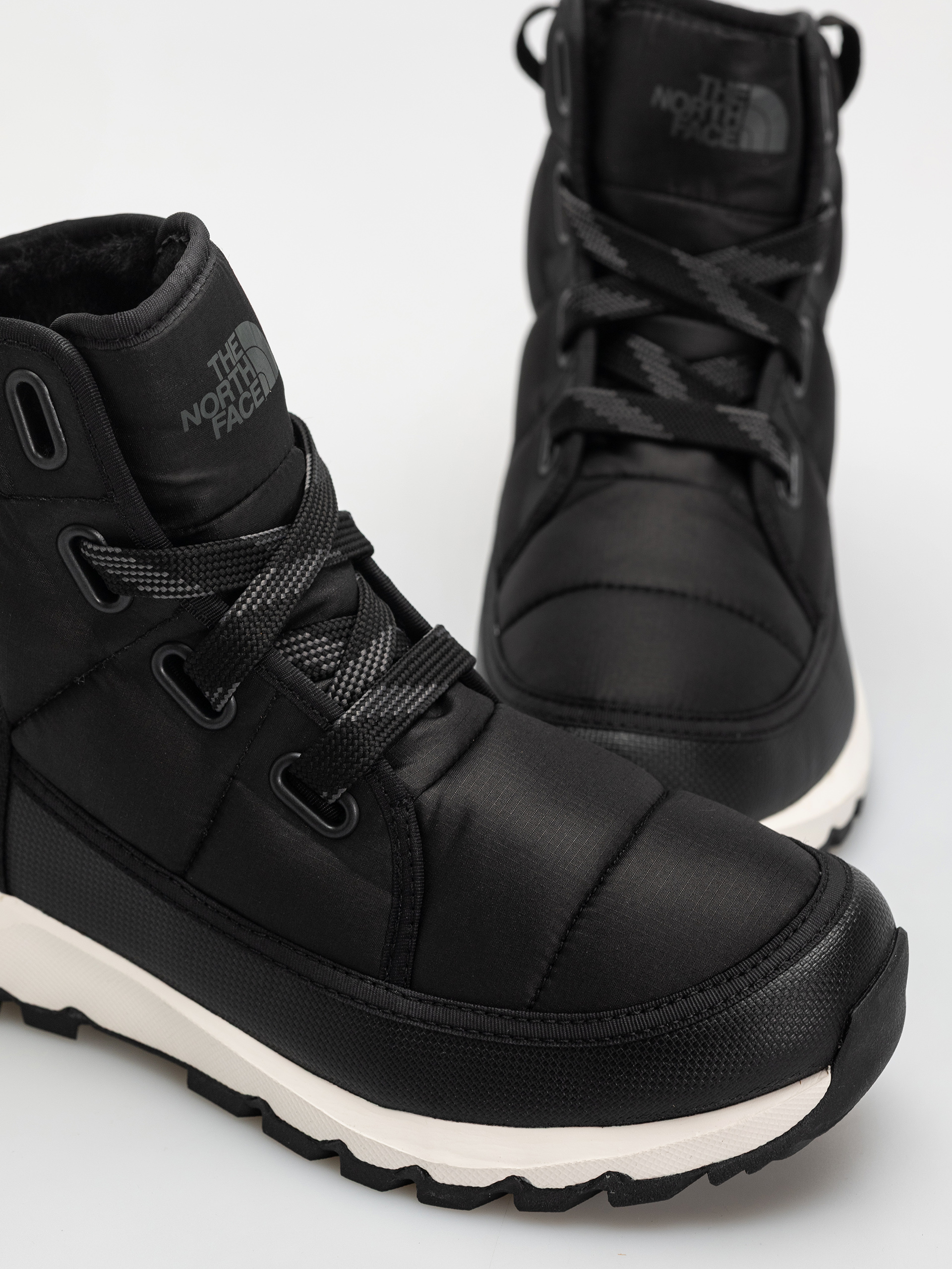 Cipők The North Face Thermoball Lace Up Luxe Wp Wmn (tnf black/asphalt grey)