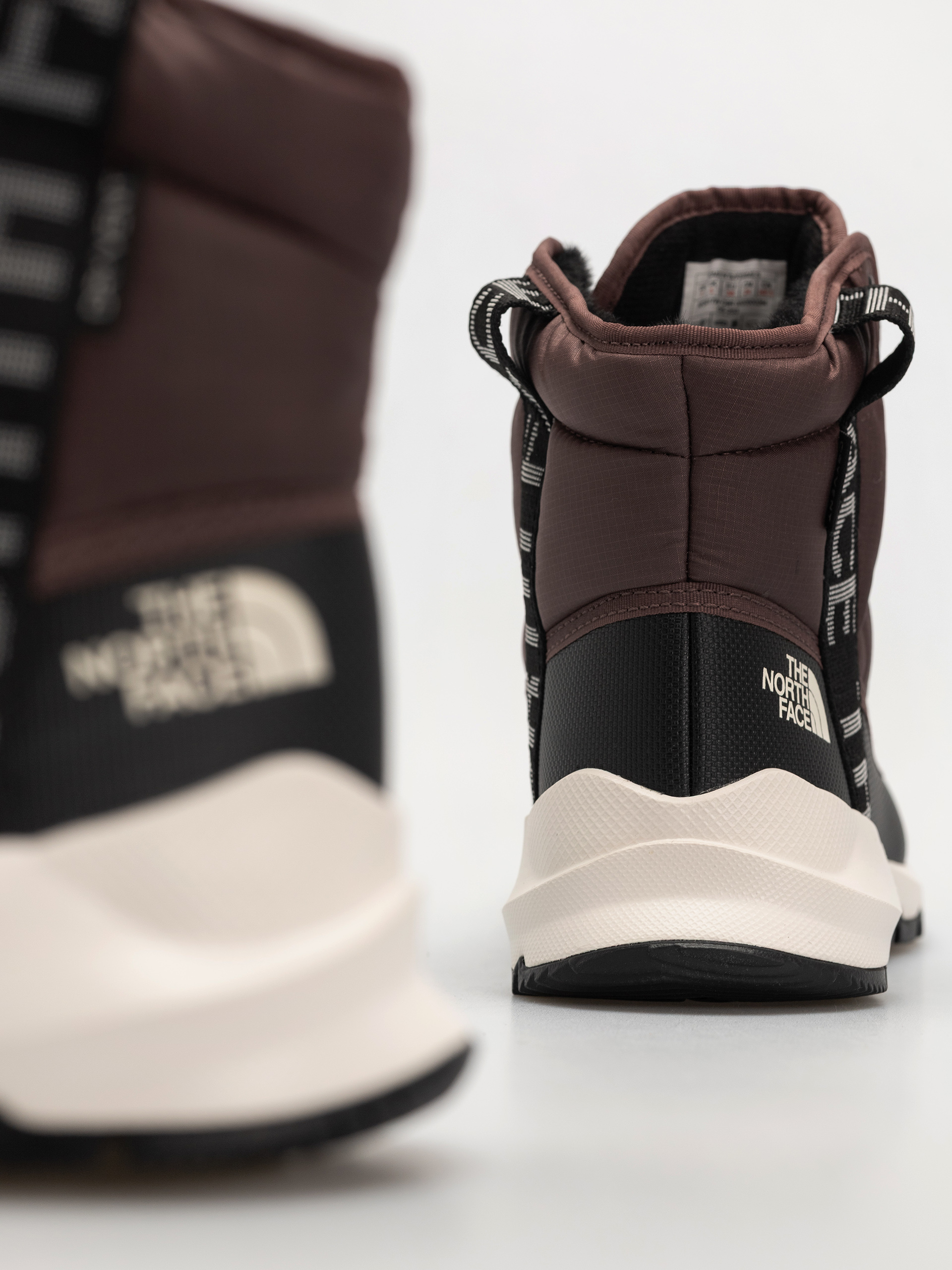 Cipők The North Face Thermoball Lace Up Luxe Wp Wmn (tawny quartz/burnt umbe)