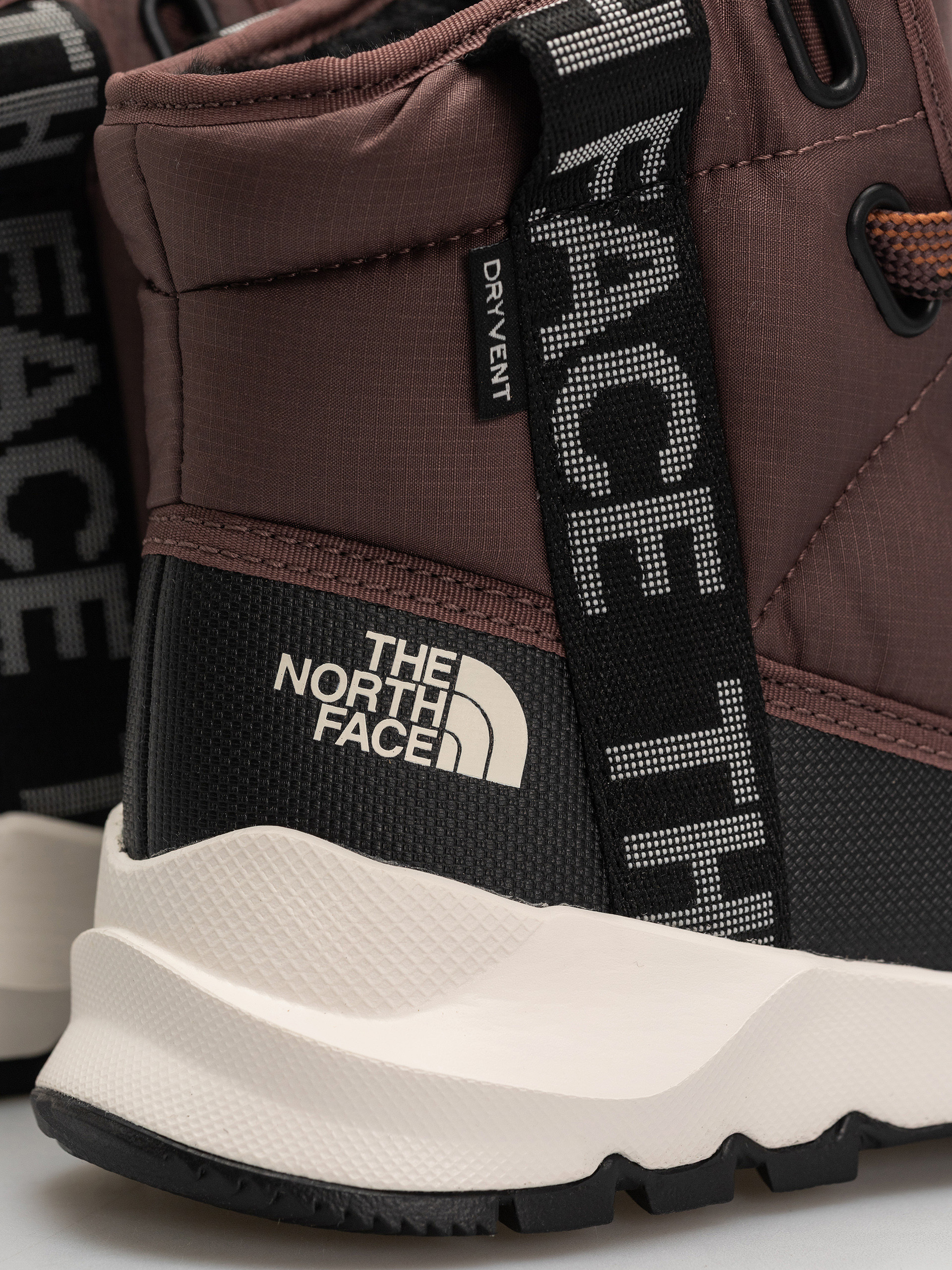 Cipők The North Face Thermoball Lace Up Luxe Wp Wmn (tawny quartz/burnt umbe)