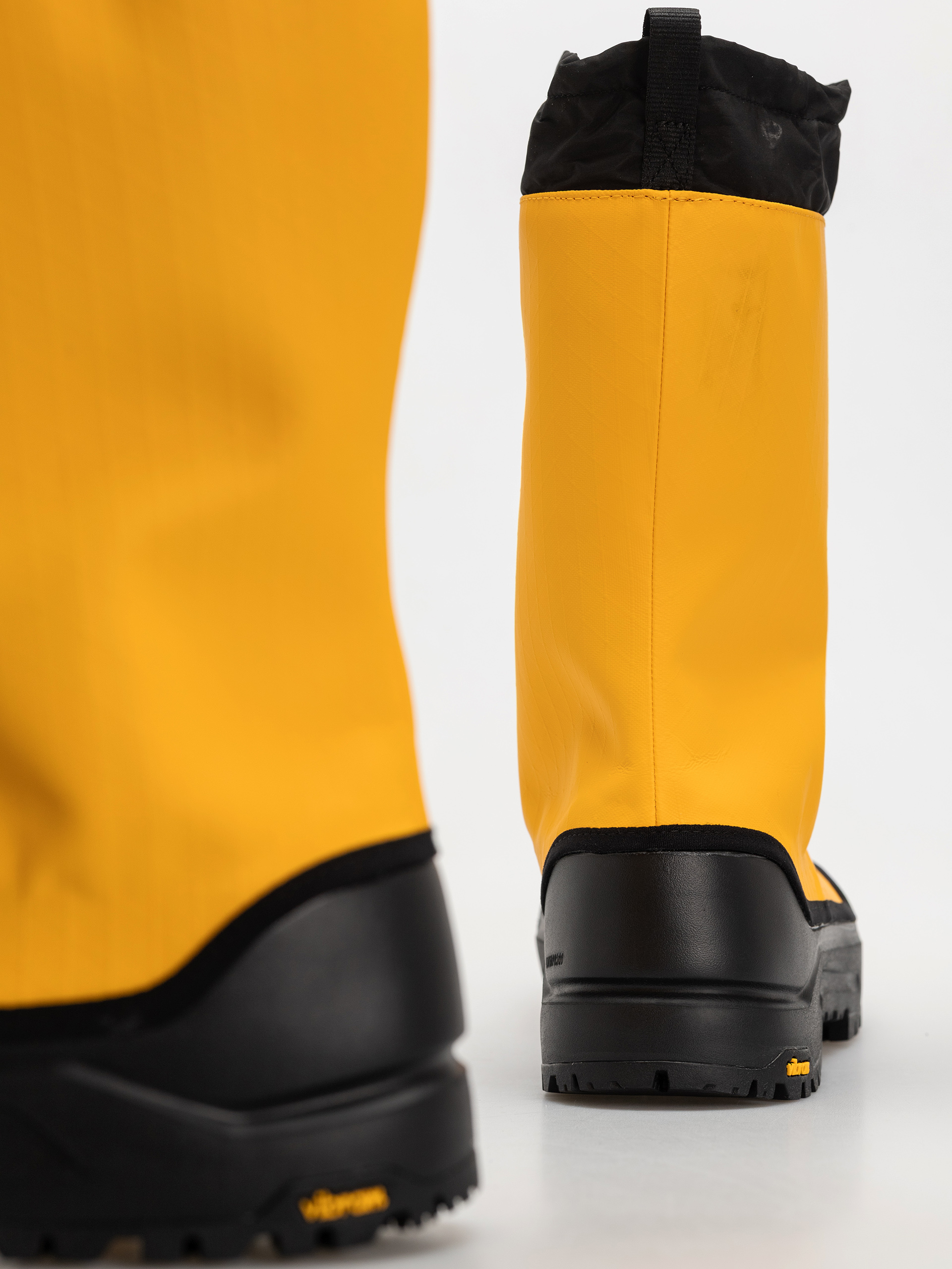 The North Face Base Camp 200 Wp Cipők (summit gold/tnf black)