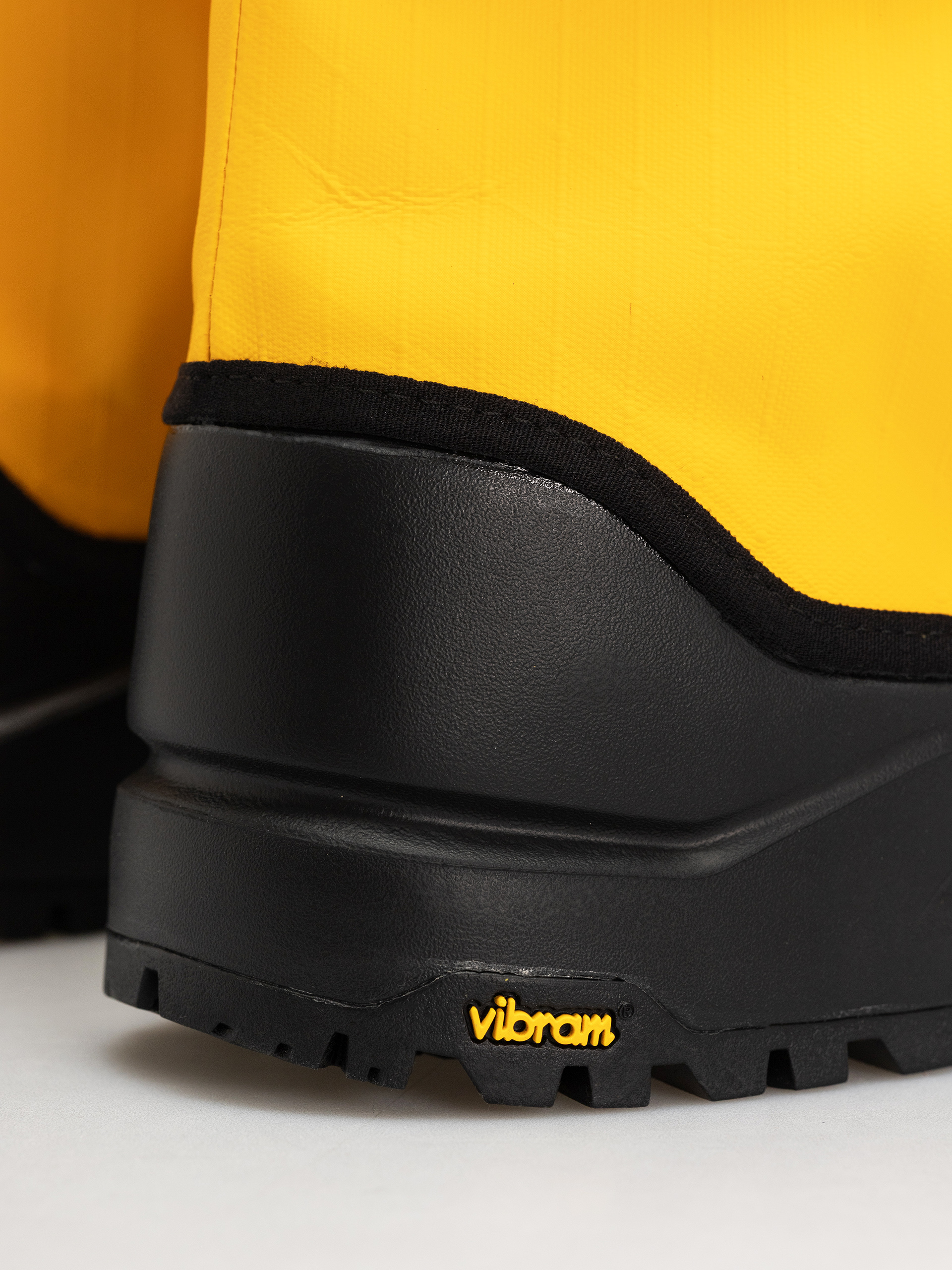 The North Face Base Camp 200 Wp Cipők (summit gold/tnf black)