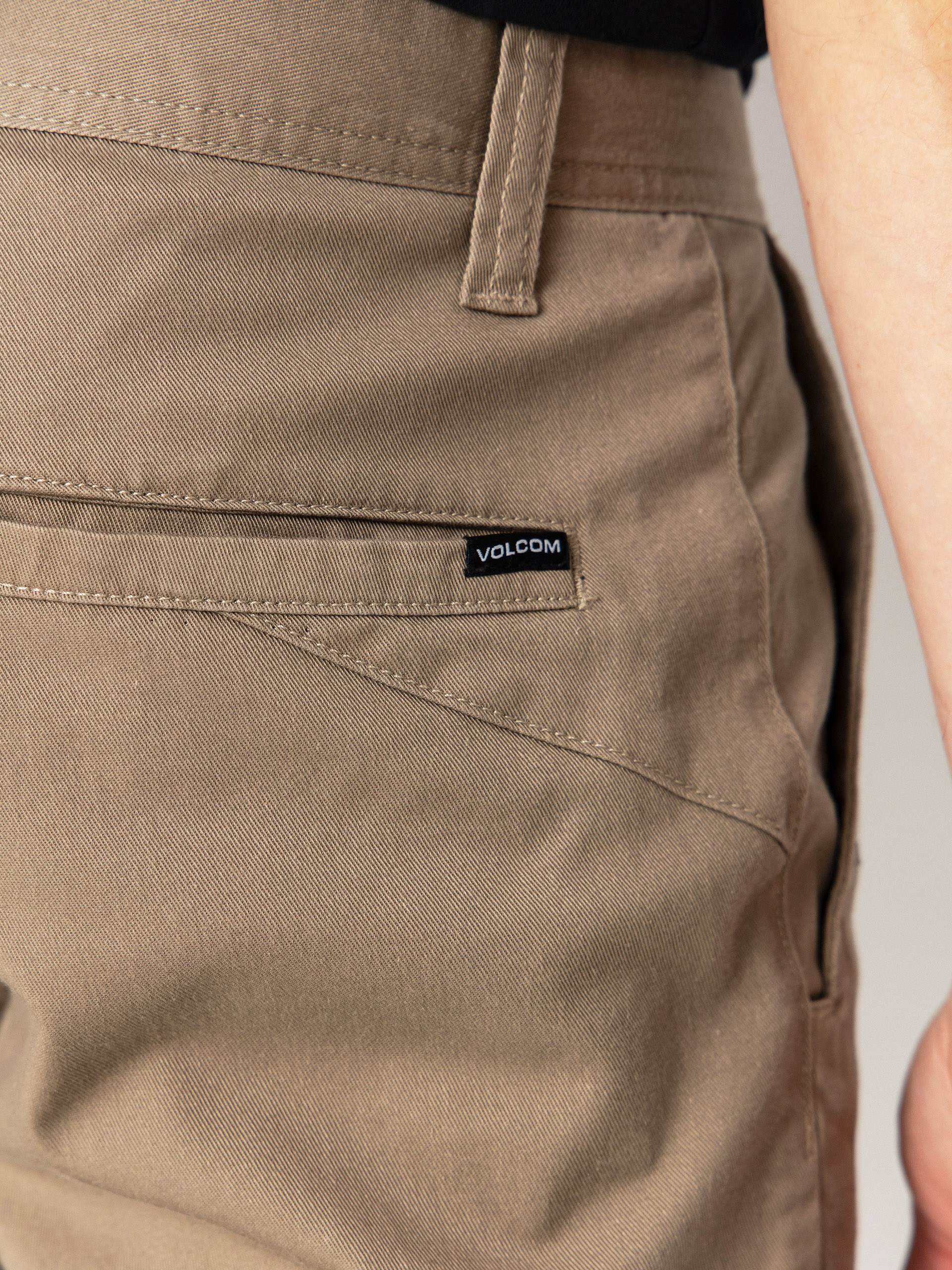 Volcom Frickin Modern Stretch Kisnadrág (khaki)