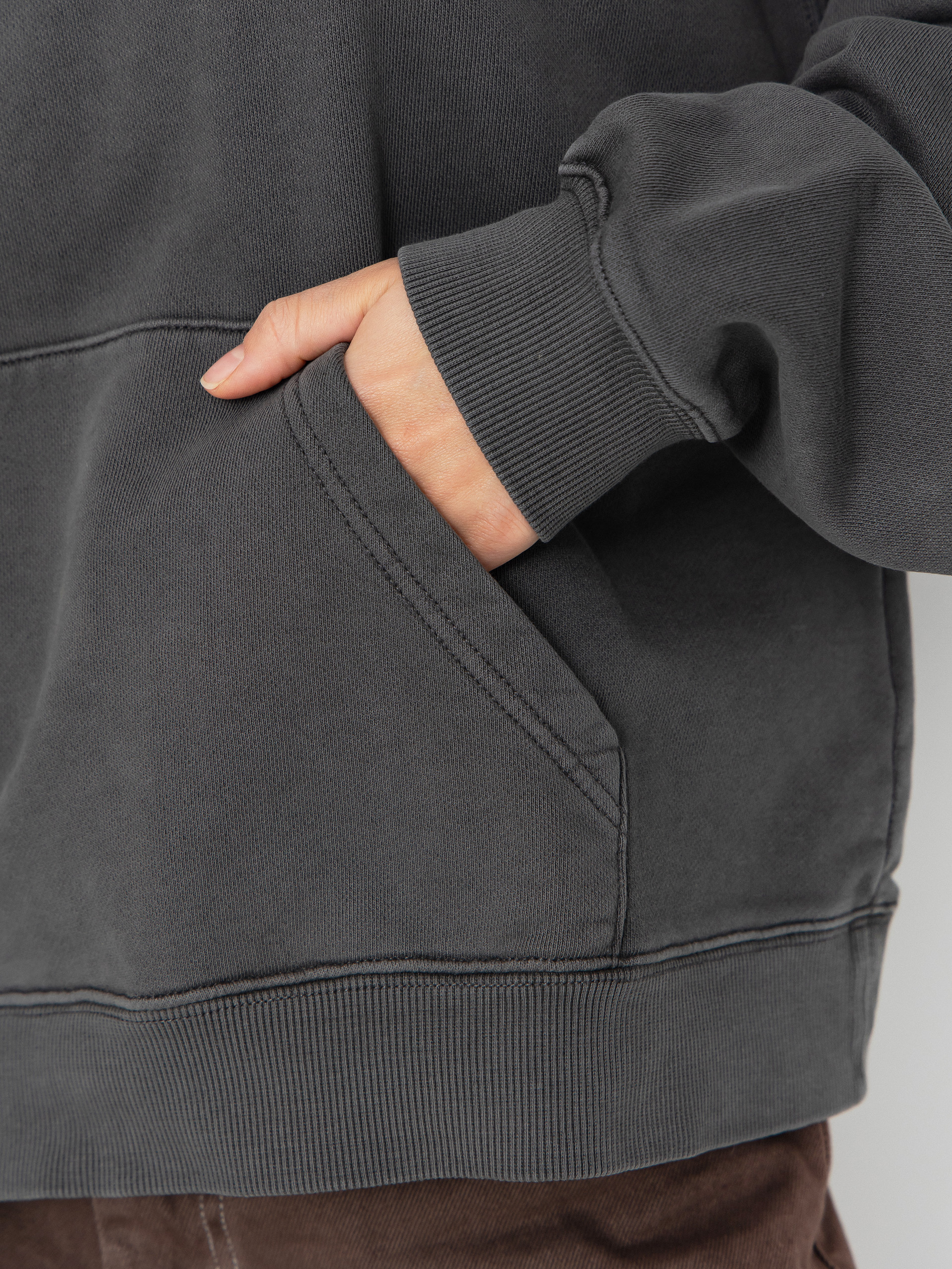 Kapucnis pulóver Carhartt WIP Benton HD Wmn (graphite/garment dyed)