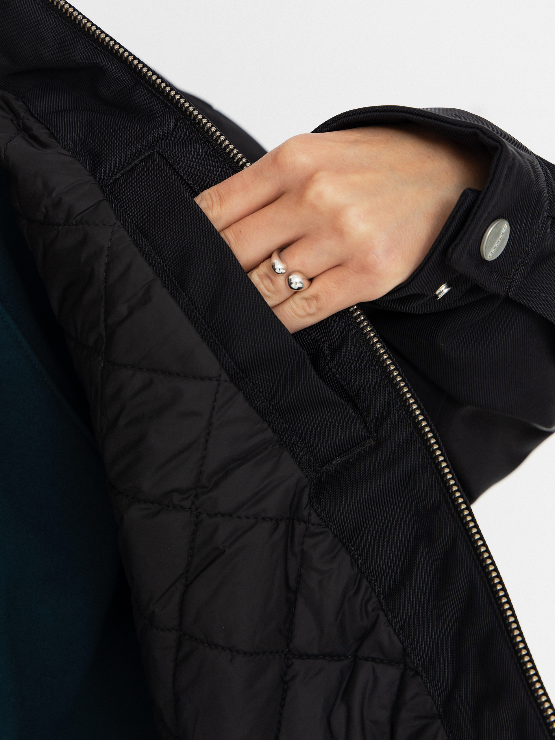 Dzseki Carhartt WIP Leroy Wmn (black)