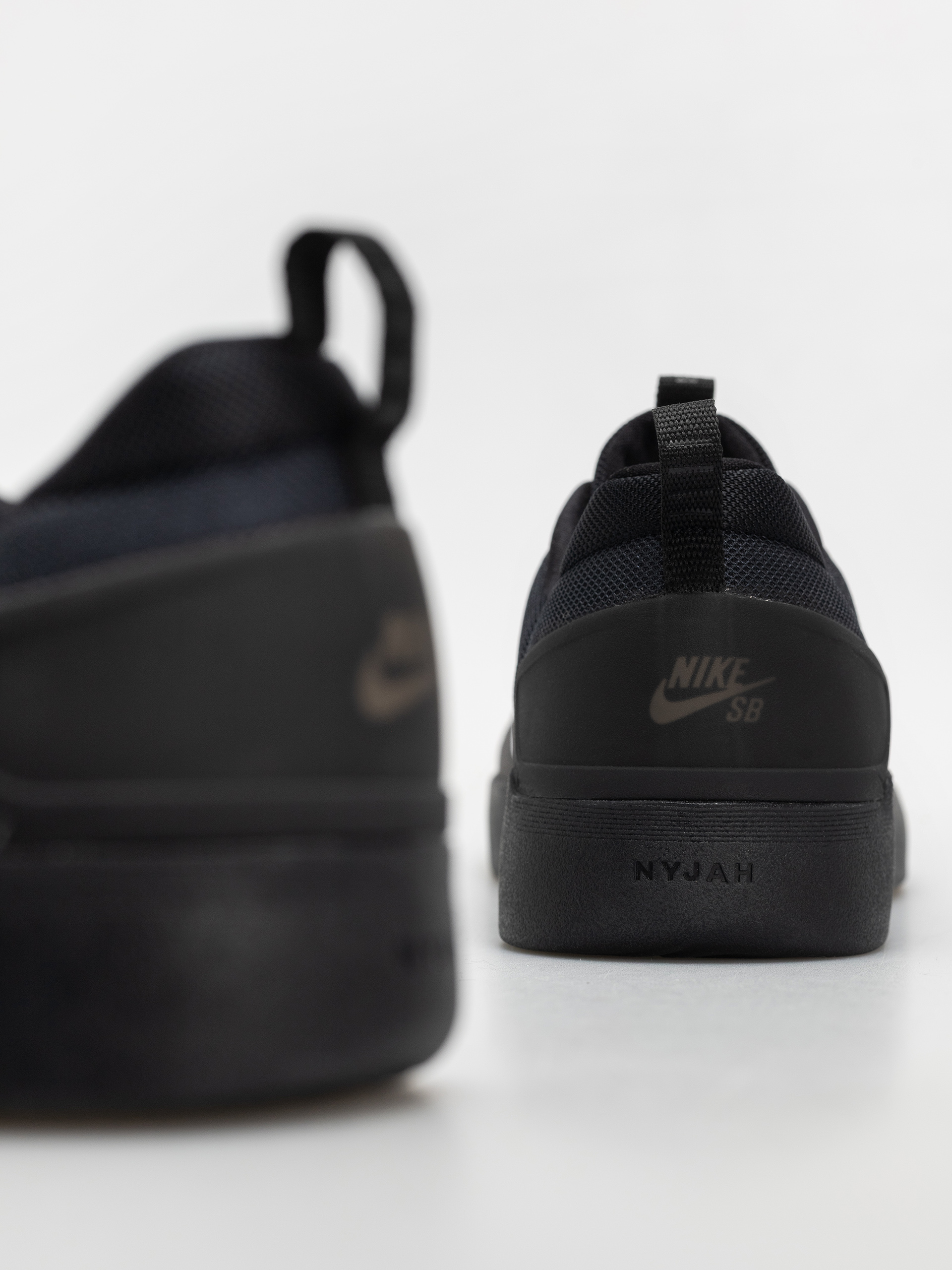 Cipők Nike SB Zoom Nyjah 4 (black/white black white)