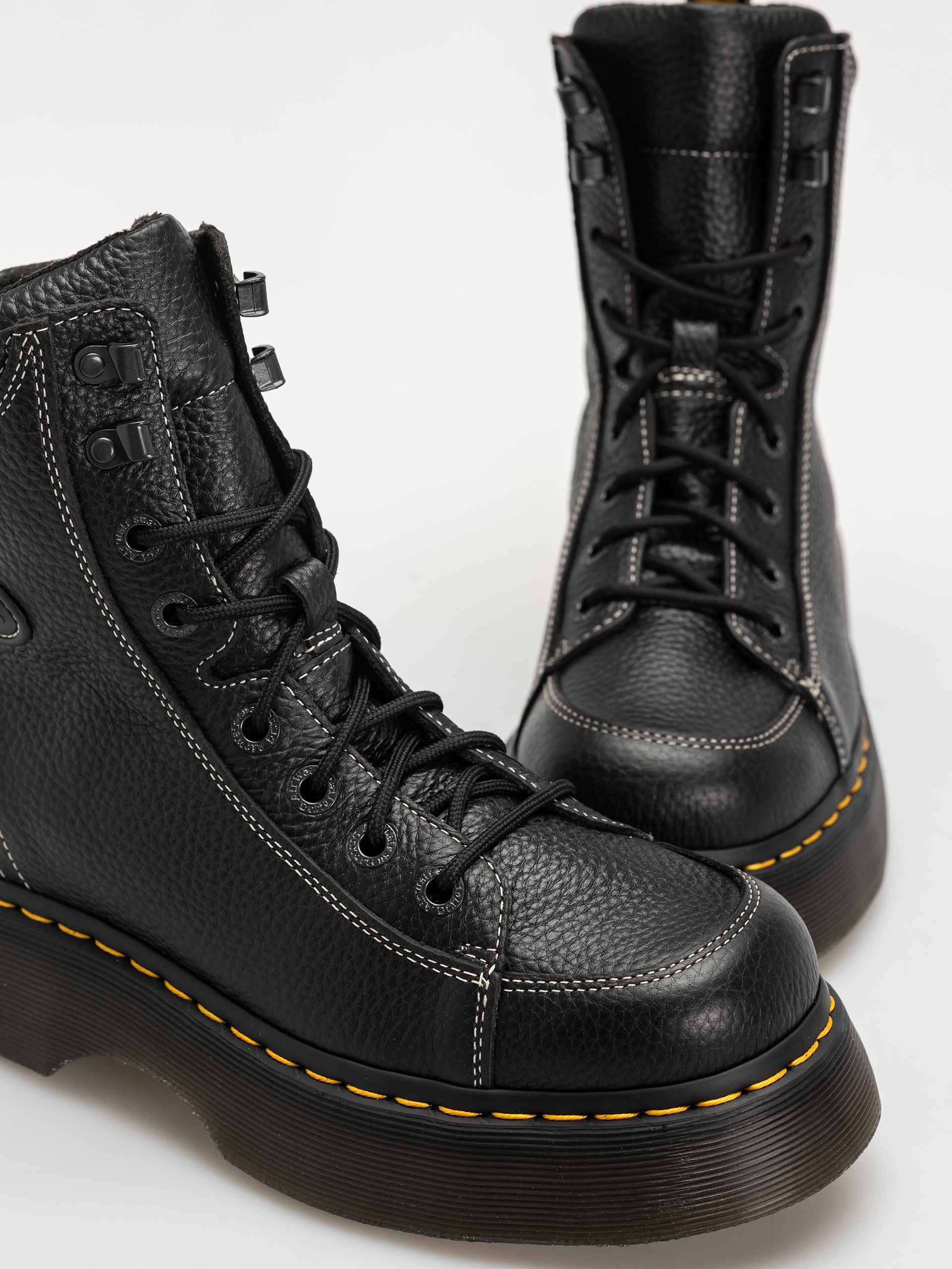 Dr. Martens Buzz 8i Wmn Cipők (black milled nappa)